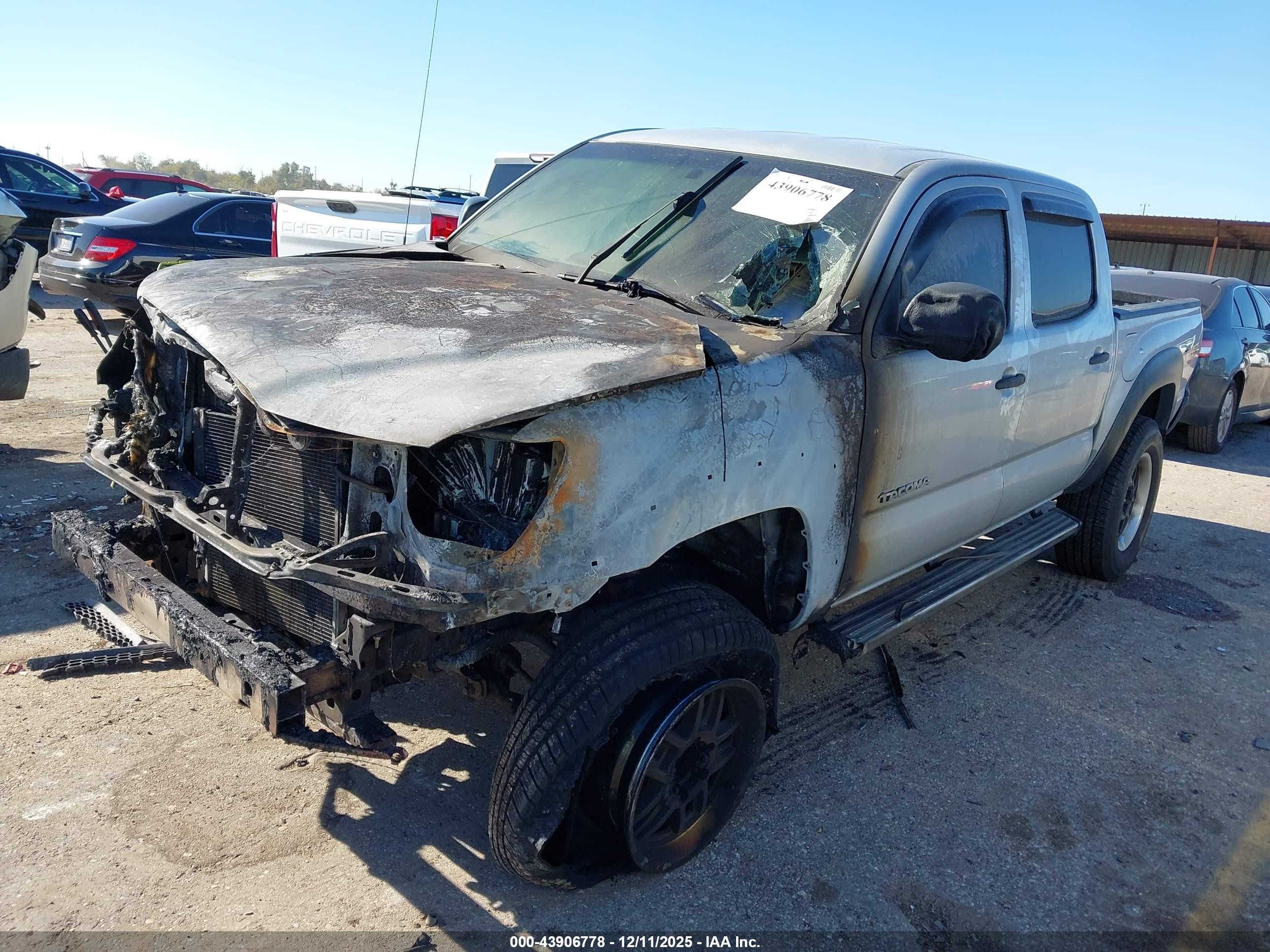 TOYOTA TACOMA image 2