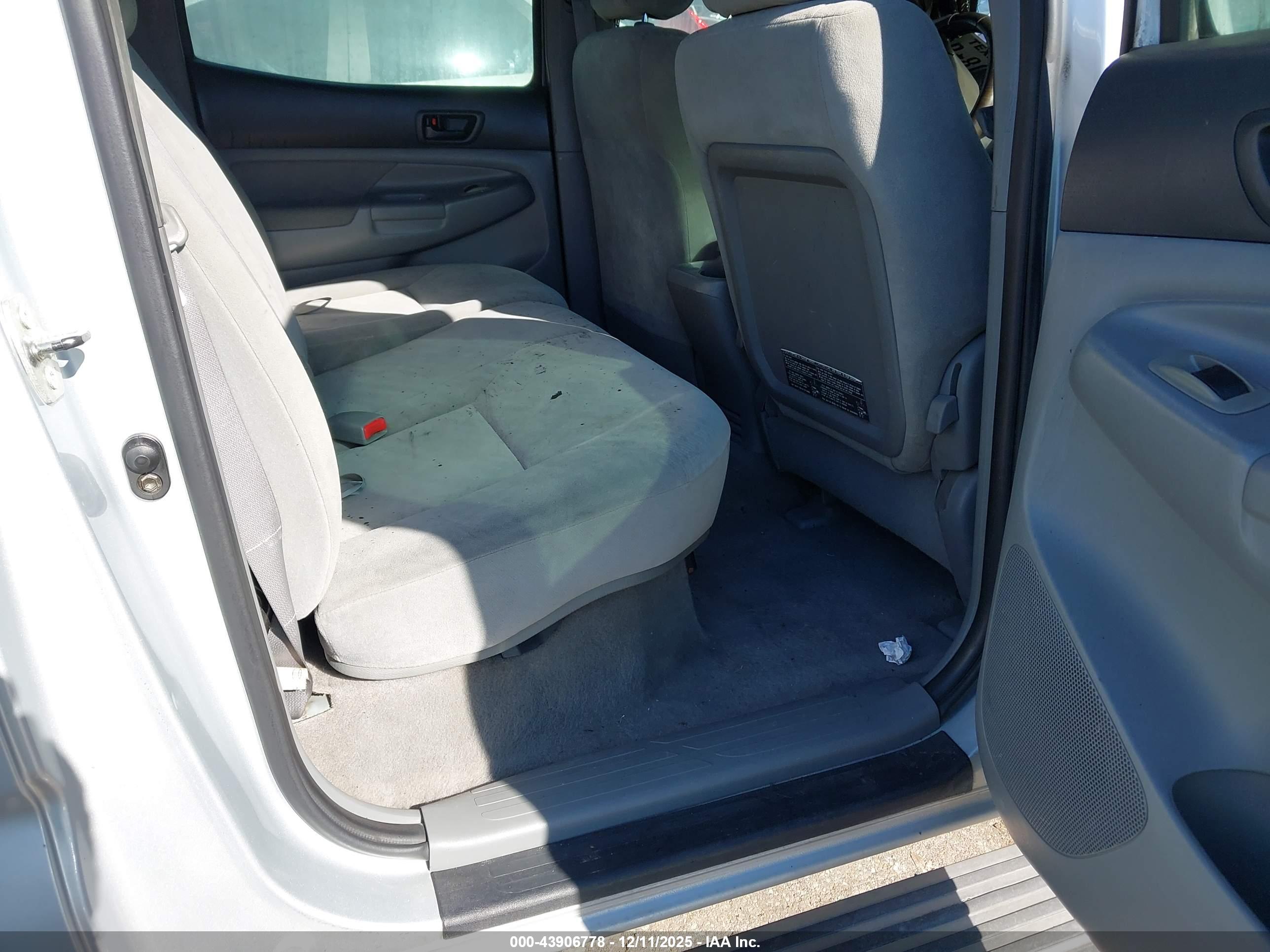 TOYOTA TACOMA image 8
