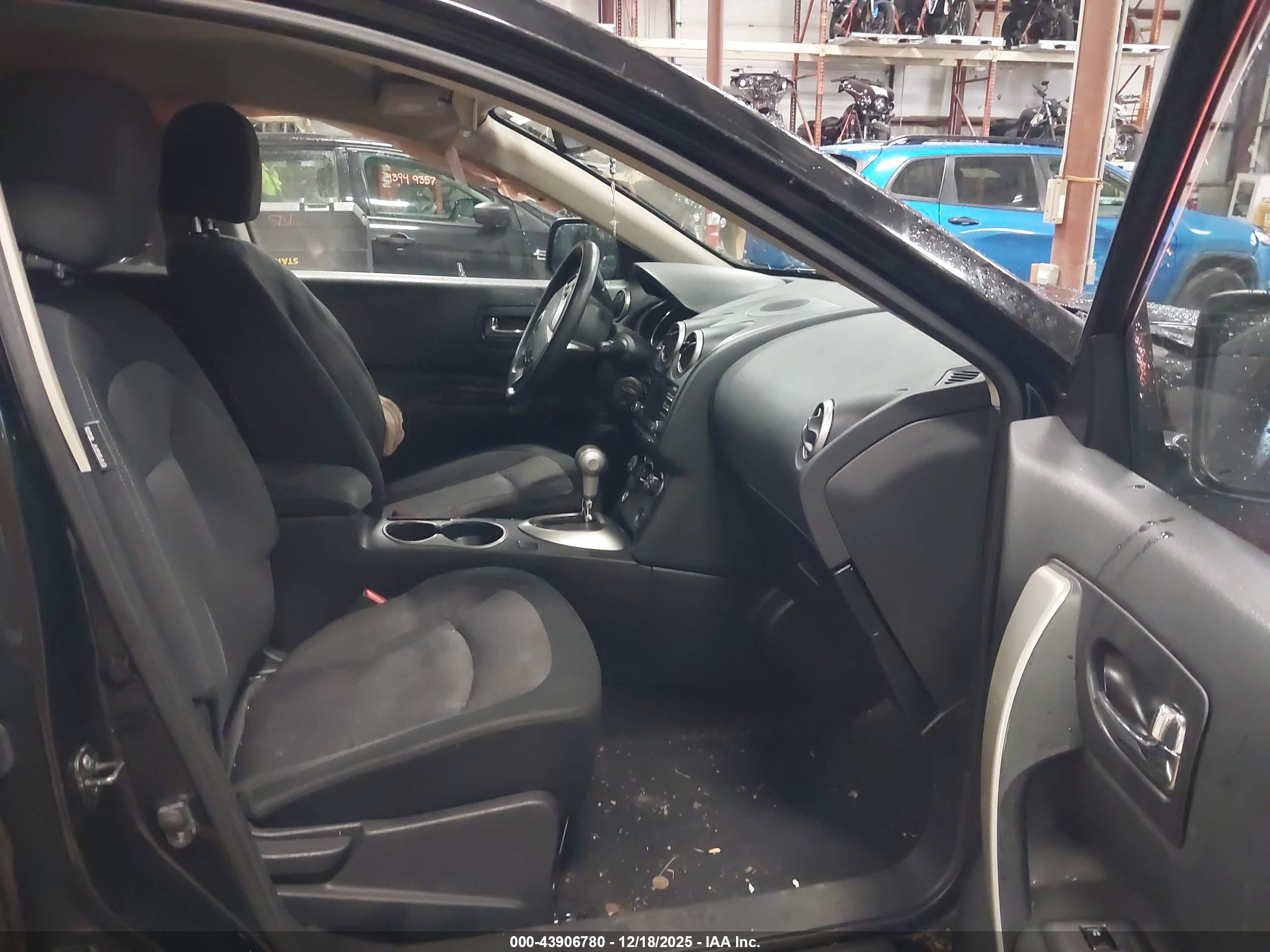 NISSAN ROGUE image 5