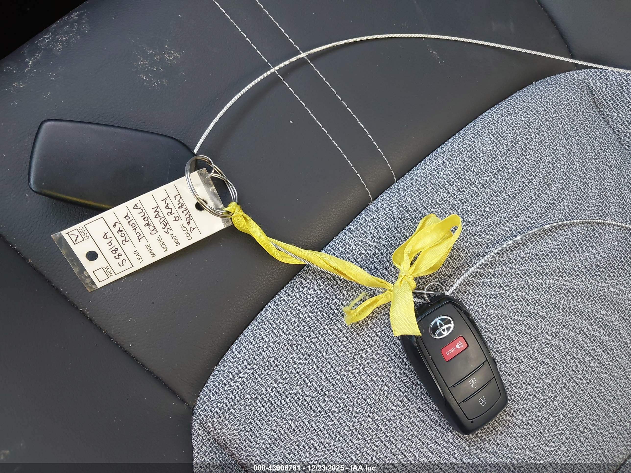 TOYOTA COROLLA image 11