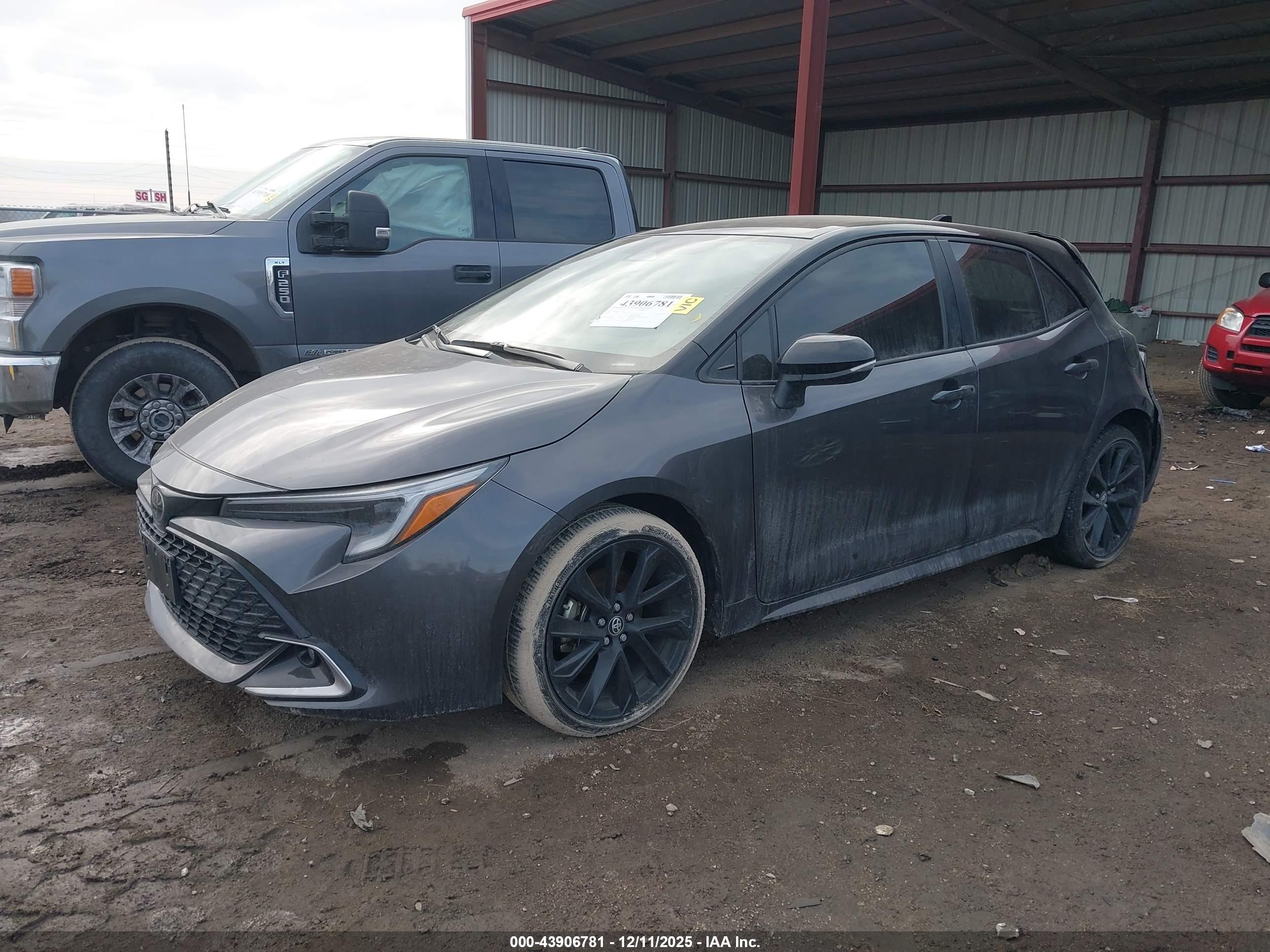 TOYOTA COROLLA image 2