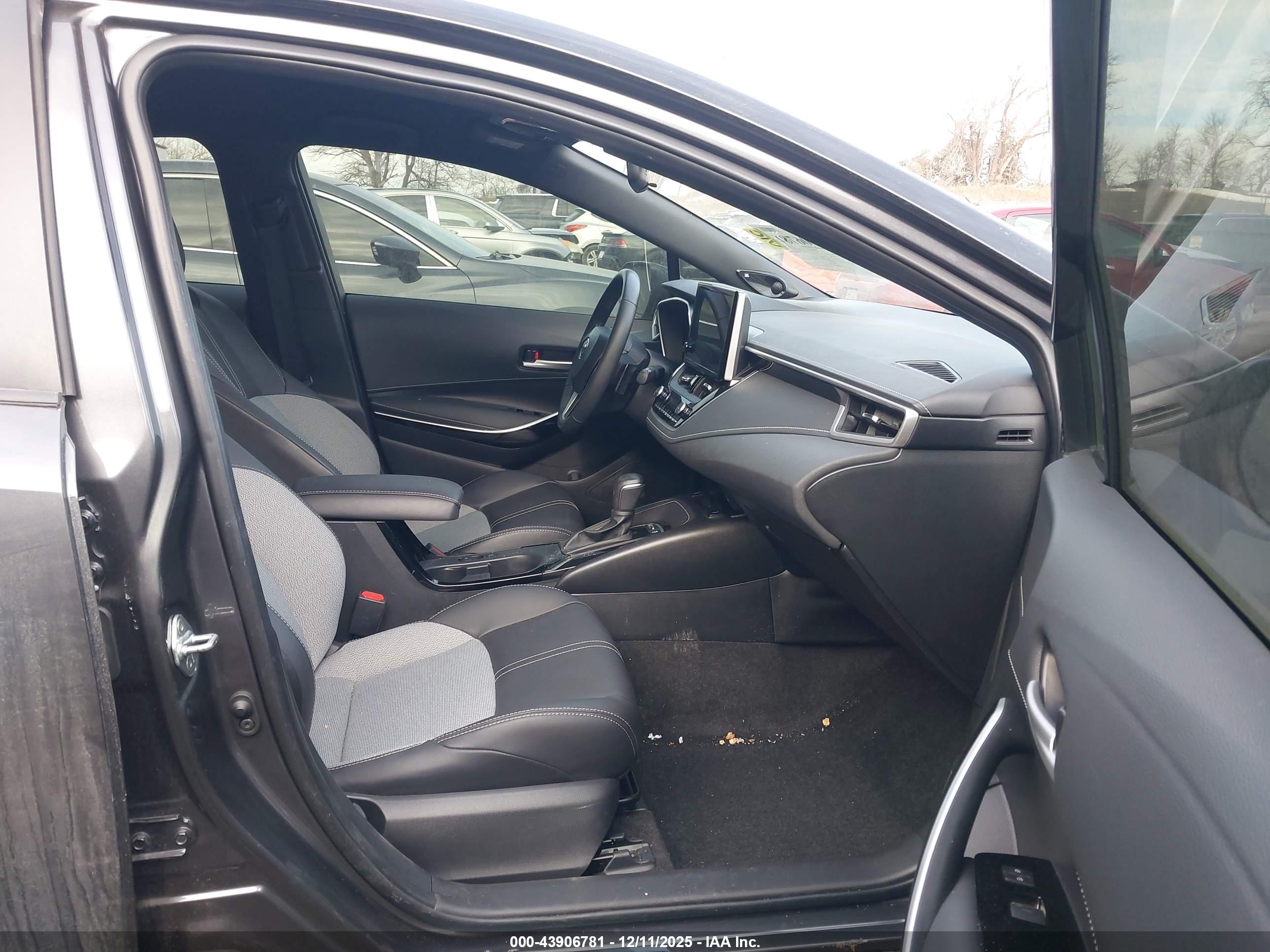 TOYOTA COROLLA image 5