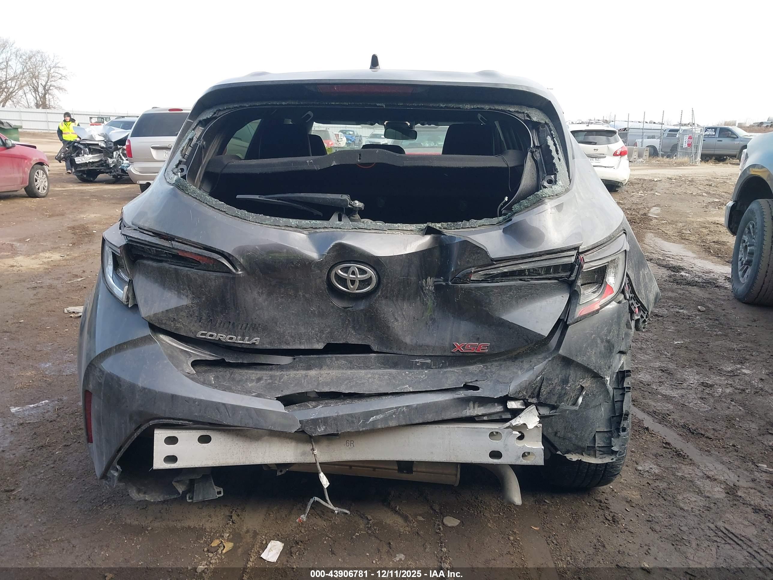 TOYOTA COROLLA image 6