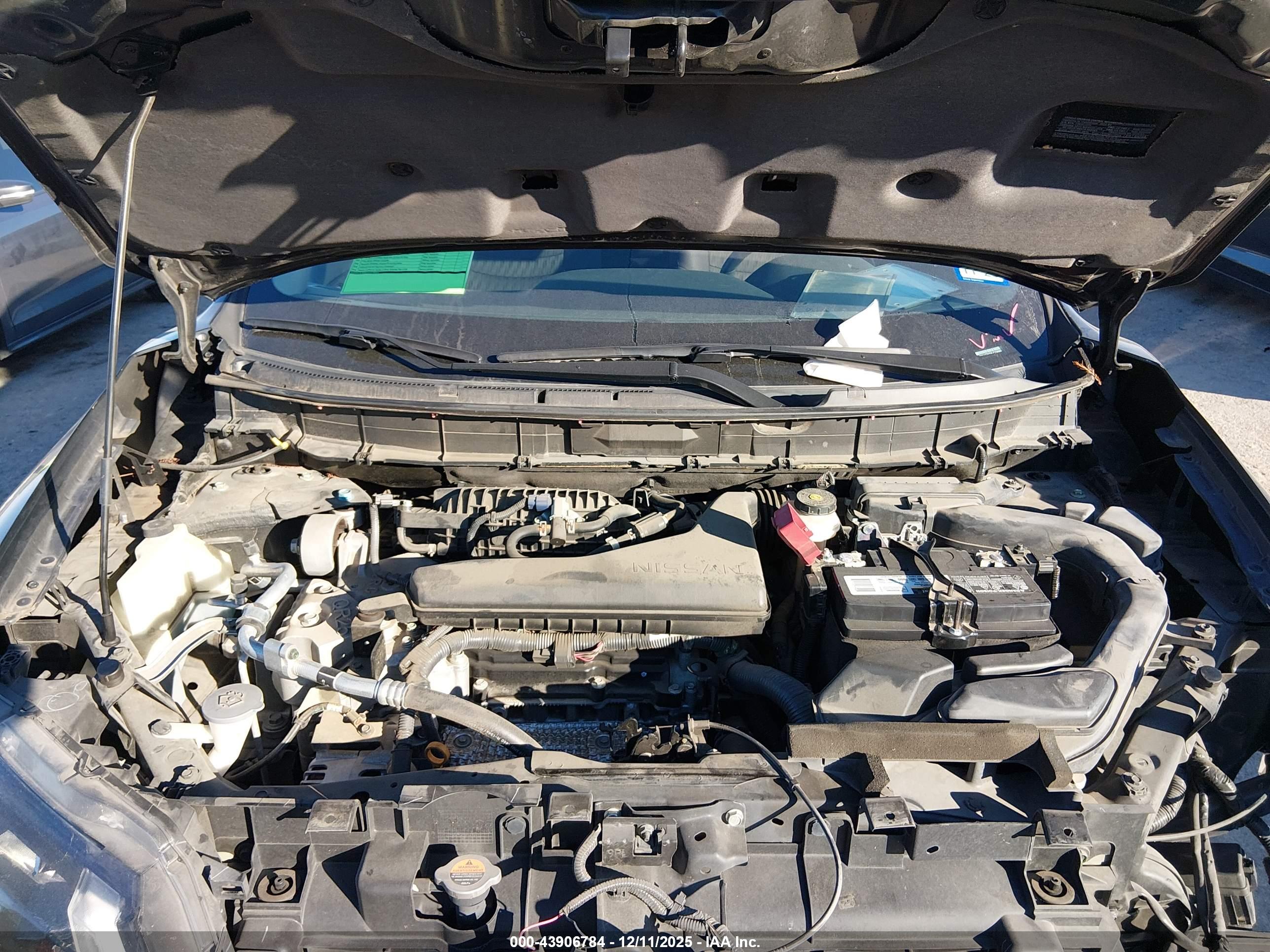 NISSAN ROGUE image 10