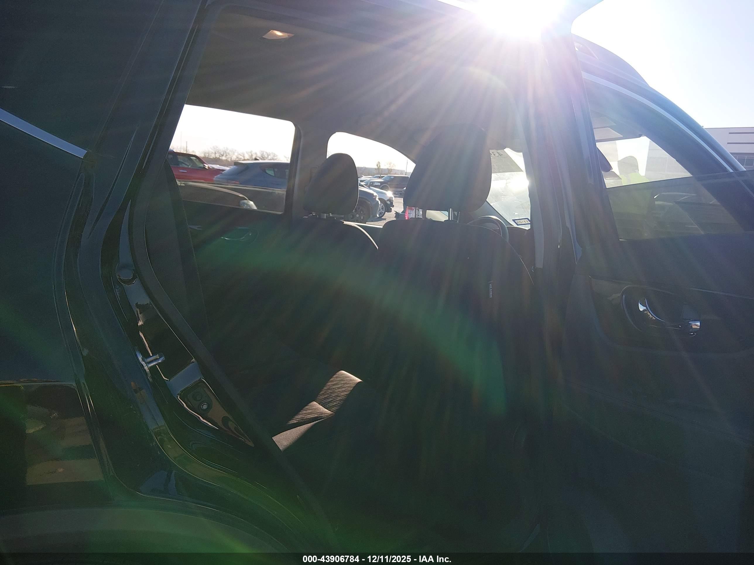 NISSAN ROGUE image 8