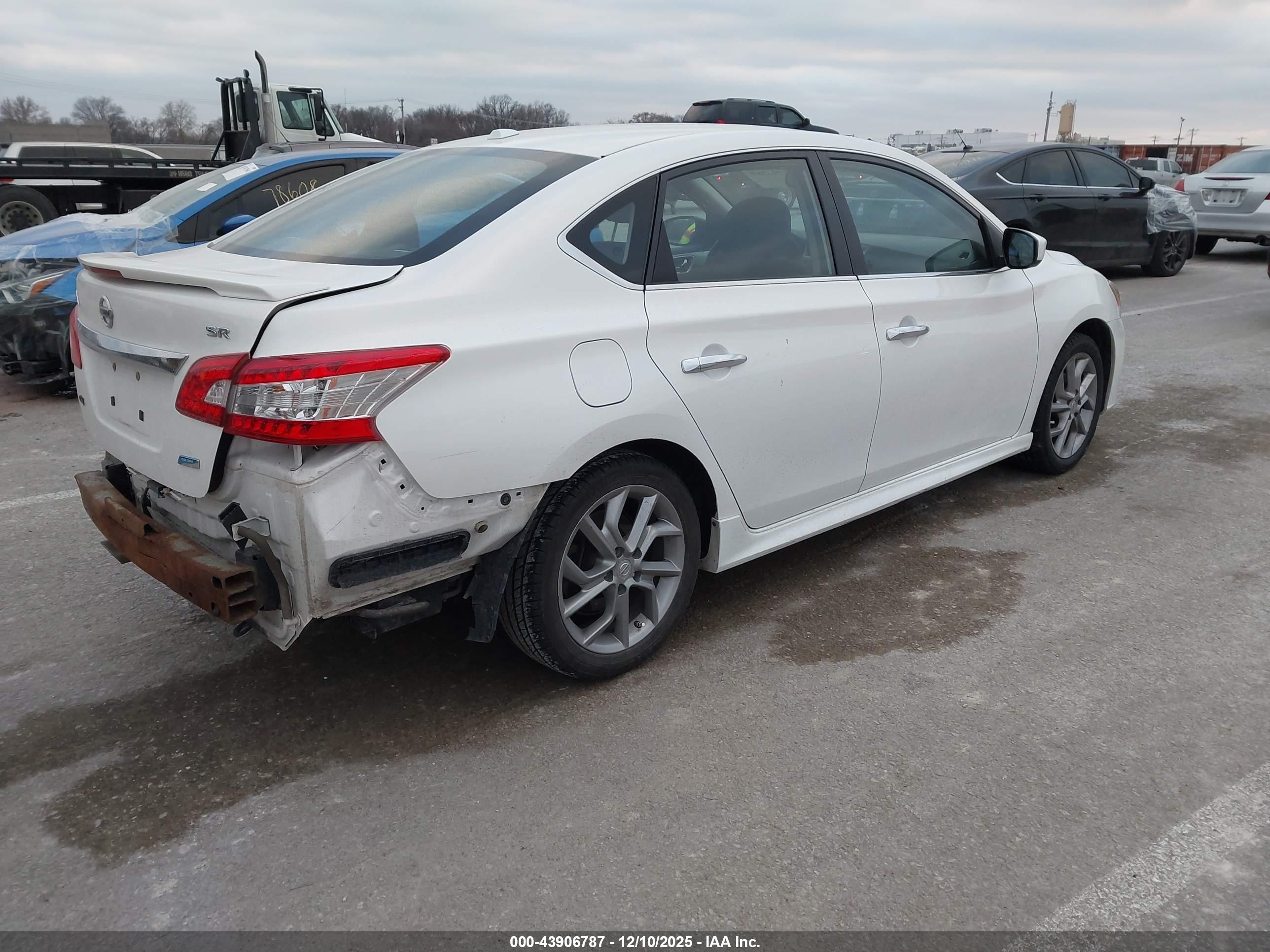 NISSAN SENTRA image 4