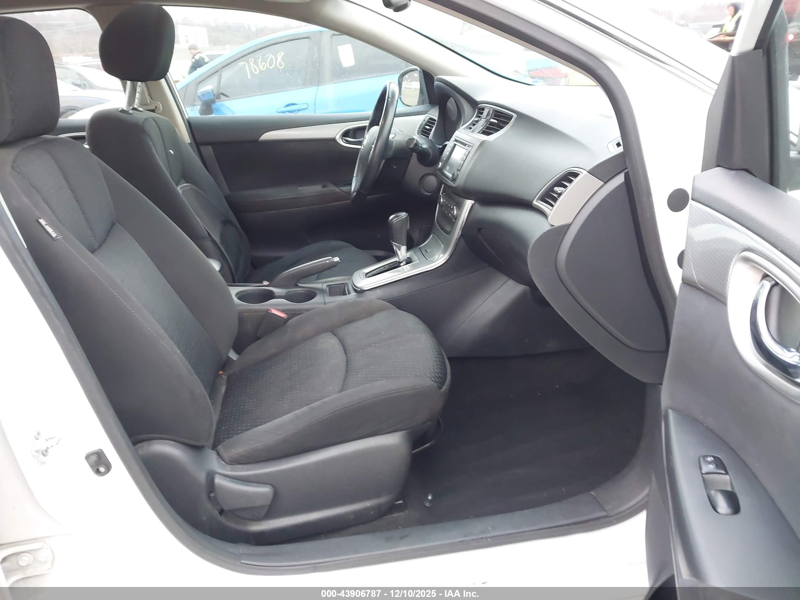 NISSAN SENTRA image 5