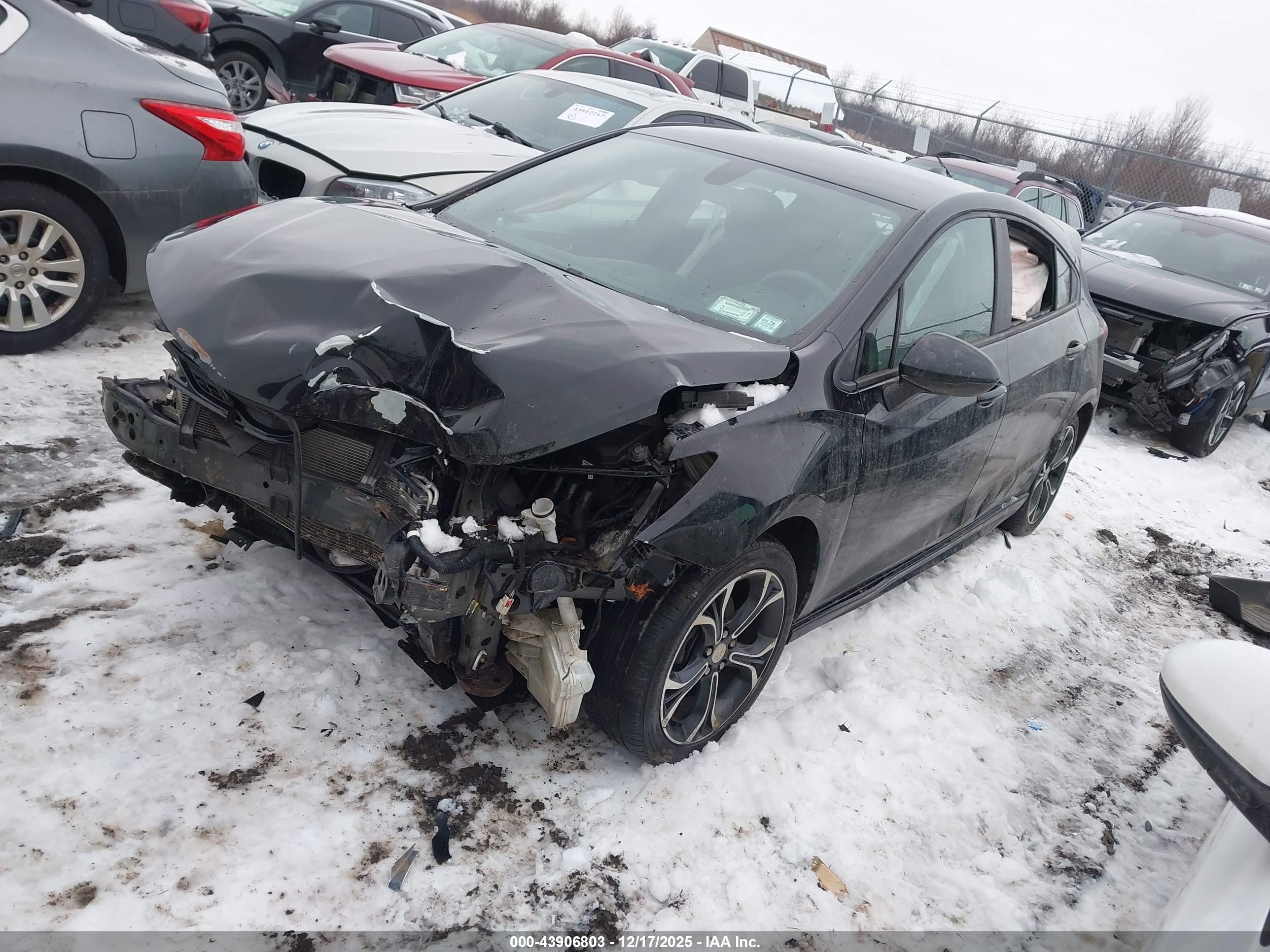 CHEVROLET CRUZE image 2
