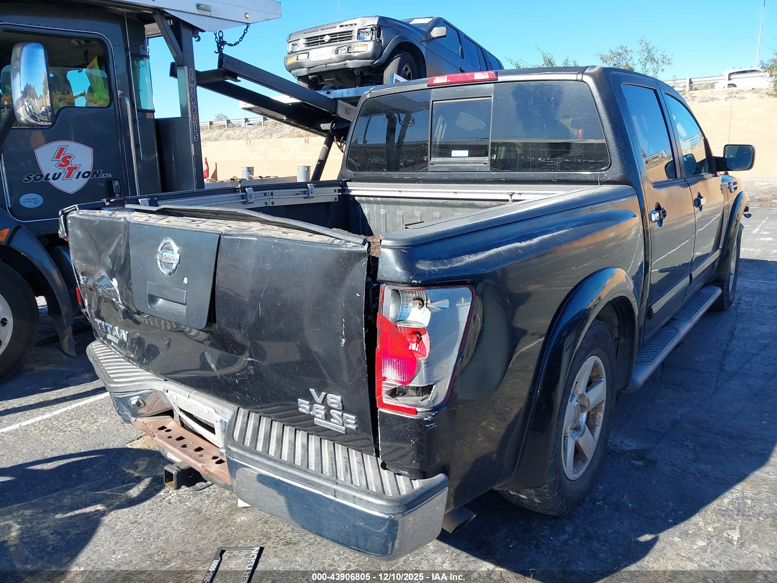 NISSAN TITAN image 4