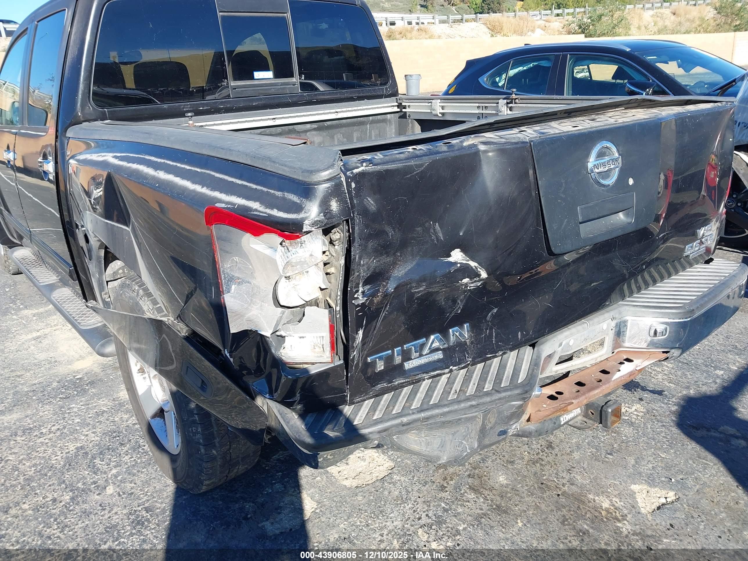 NISSAN TITAN image 6