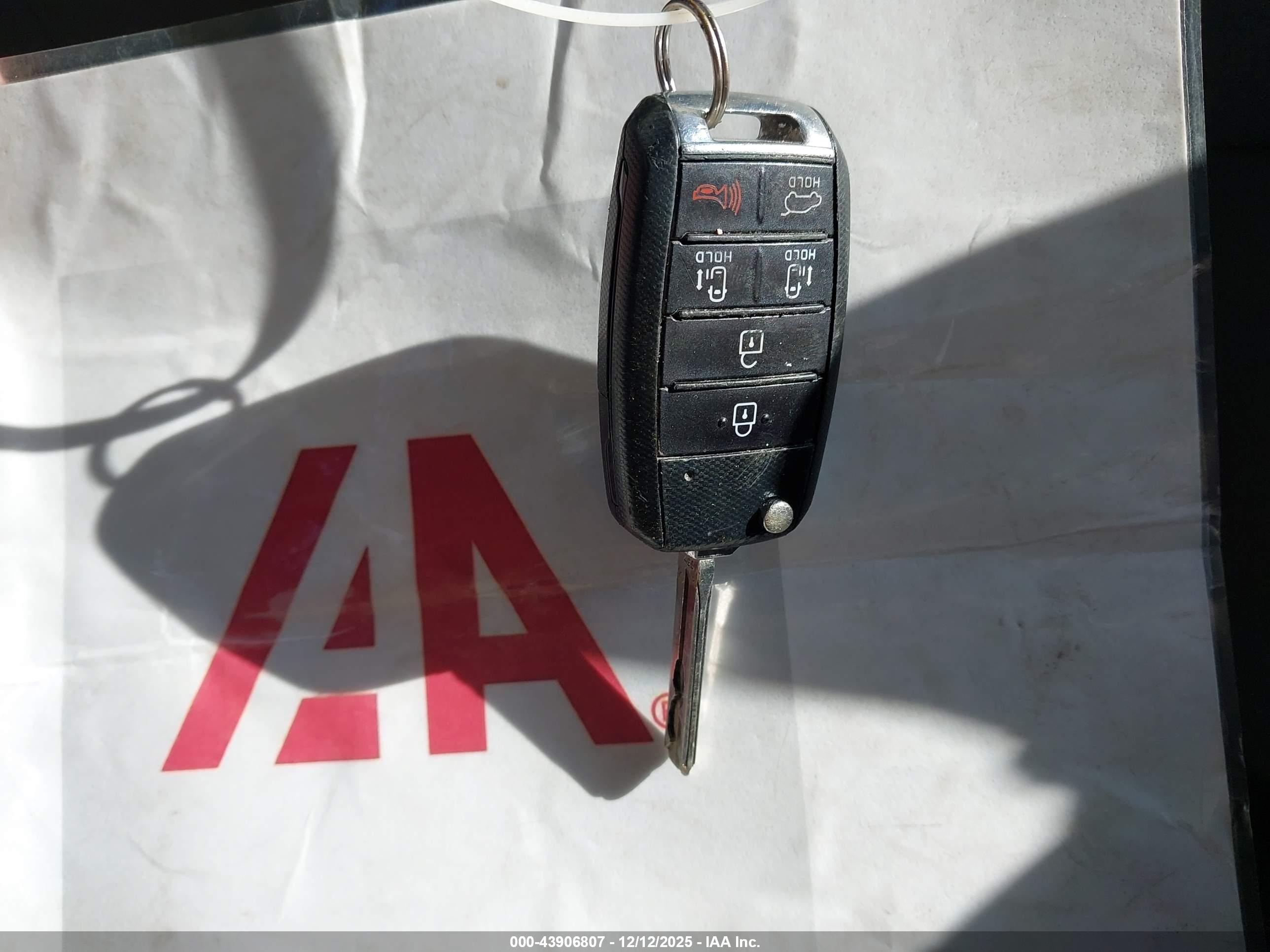 KIA SEDONA image 11