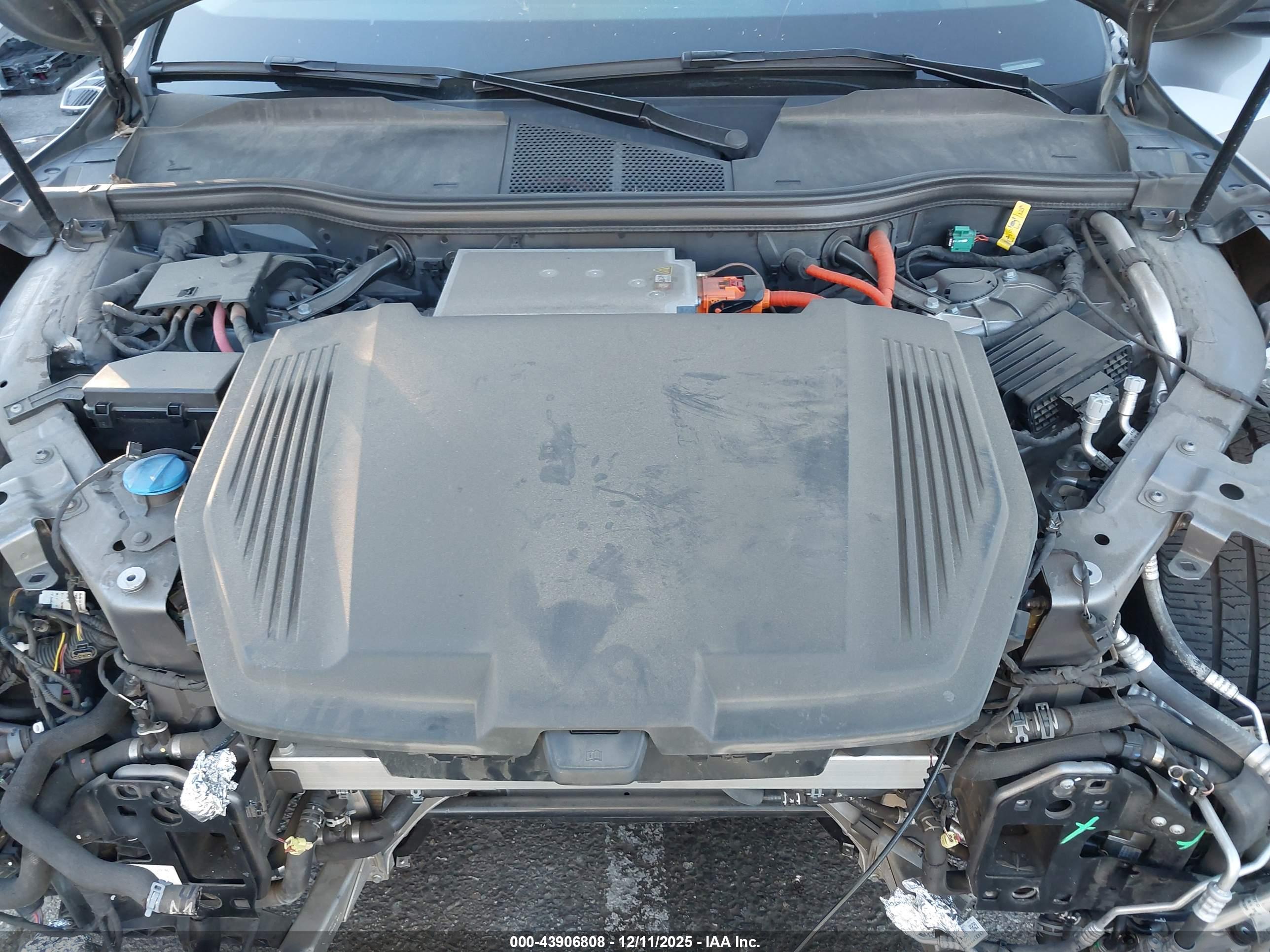 AUDI E-TRON image 10