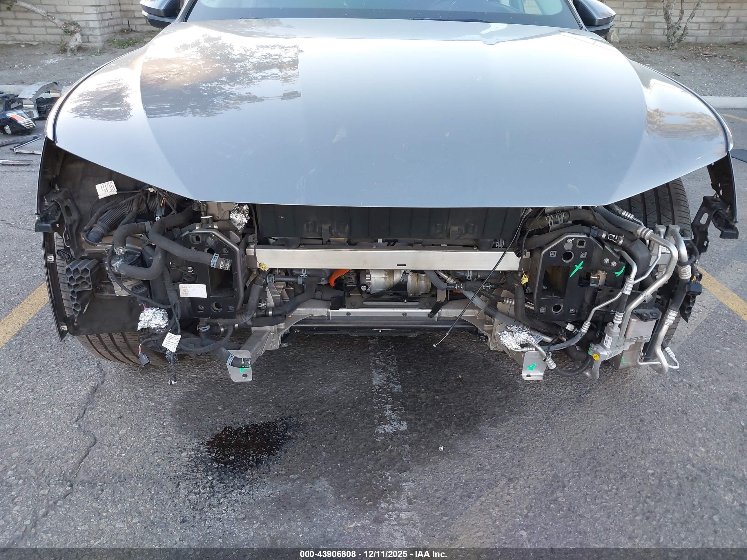 AUDI E-TRON image 6