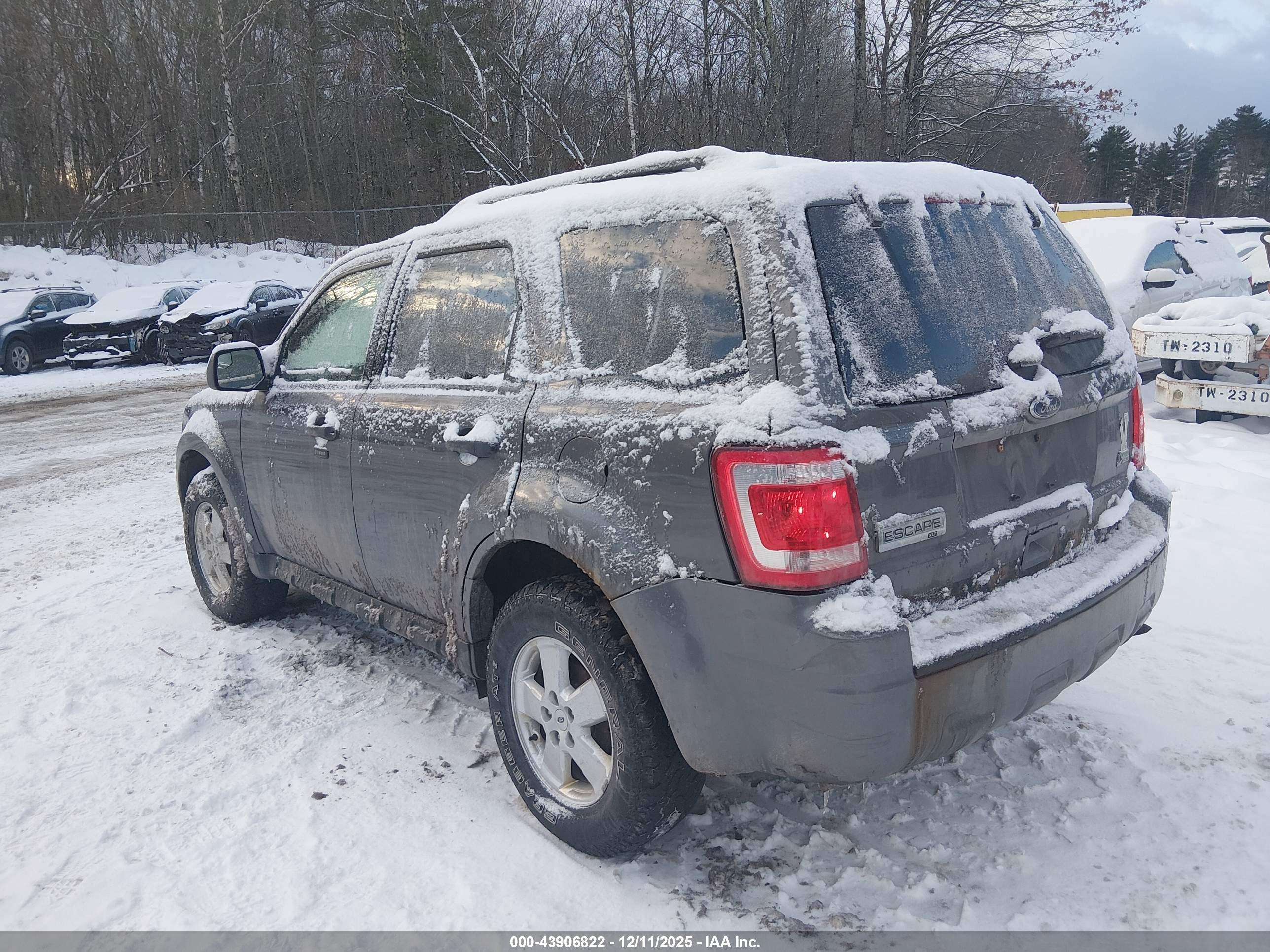 FORD ESCAPE image 3