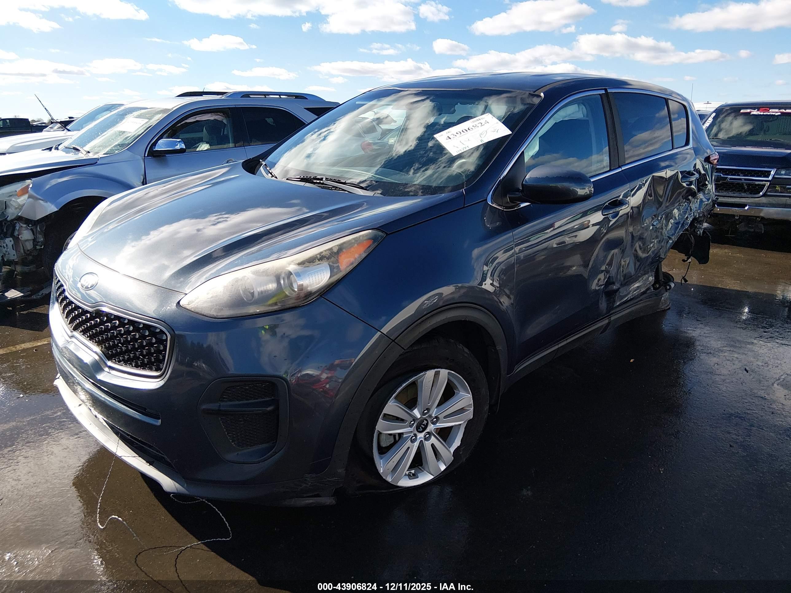 KIA SPORTAGE image 2