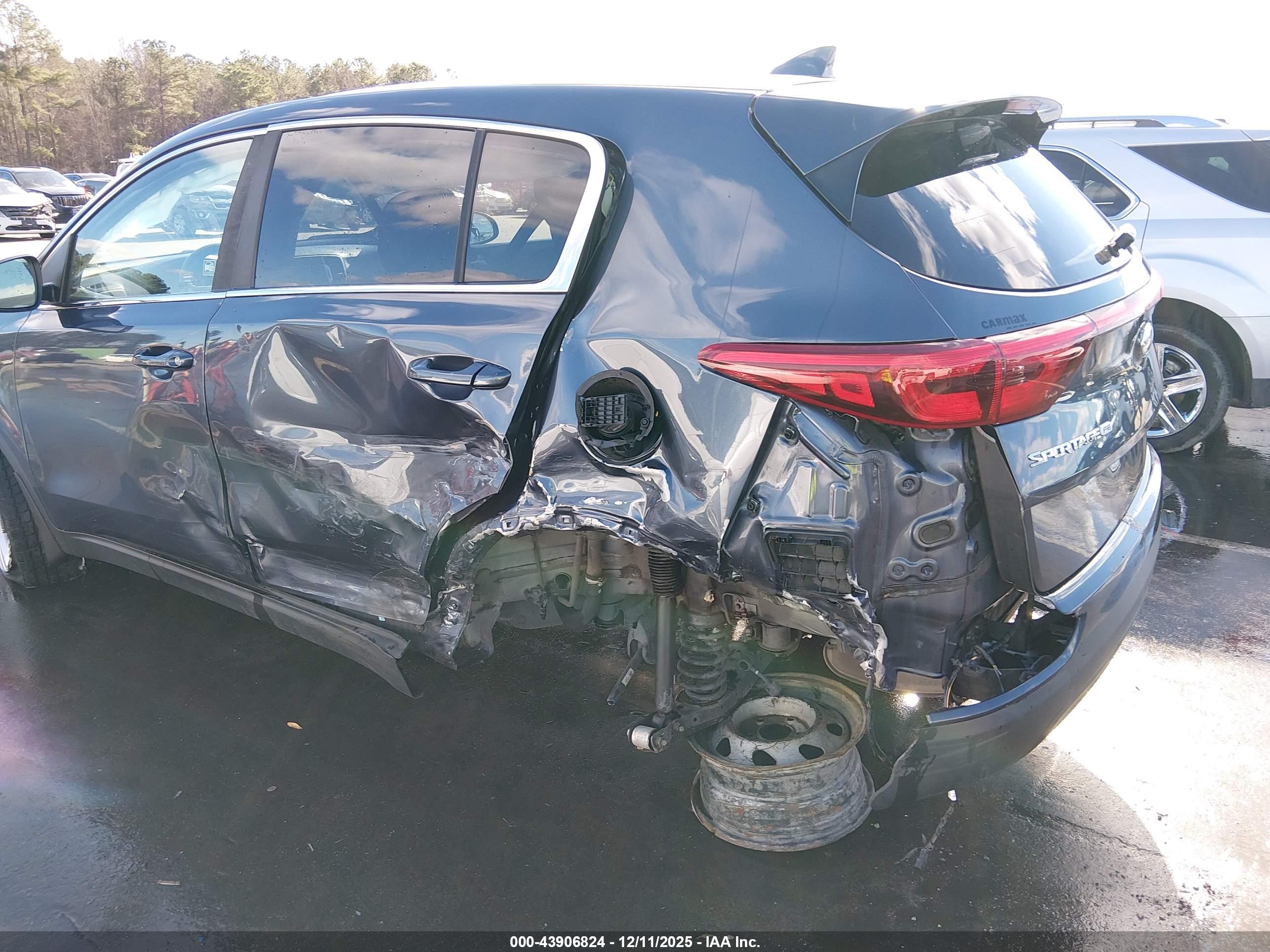 KIA SPORTAGE image 6