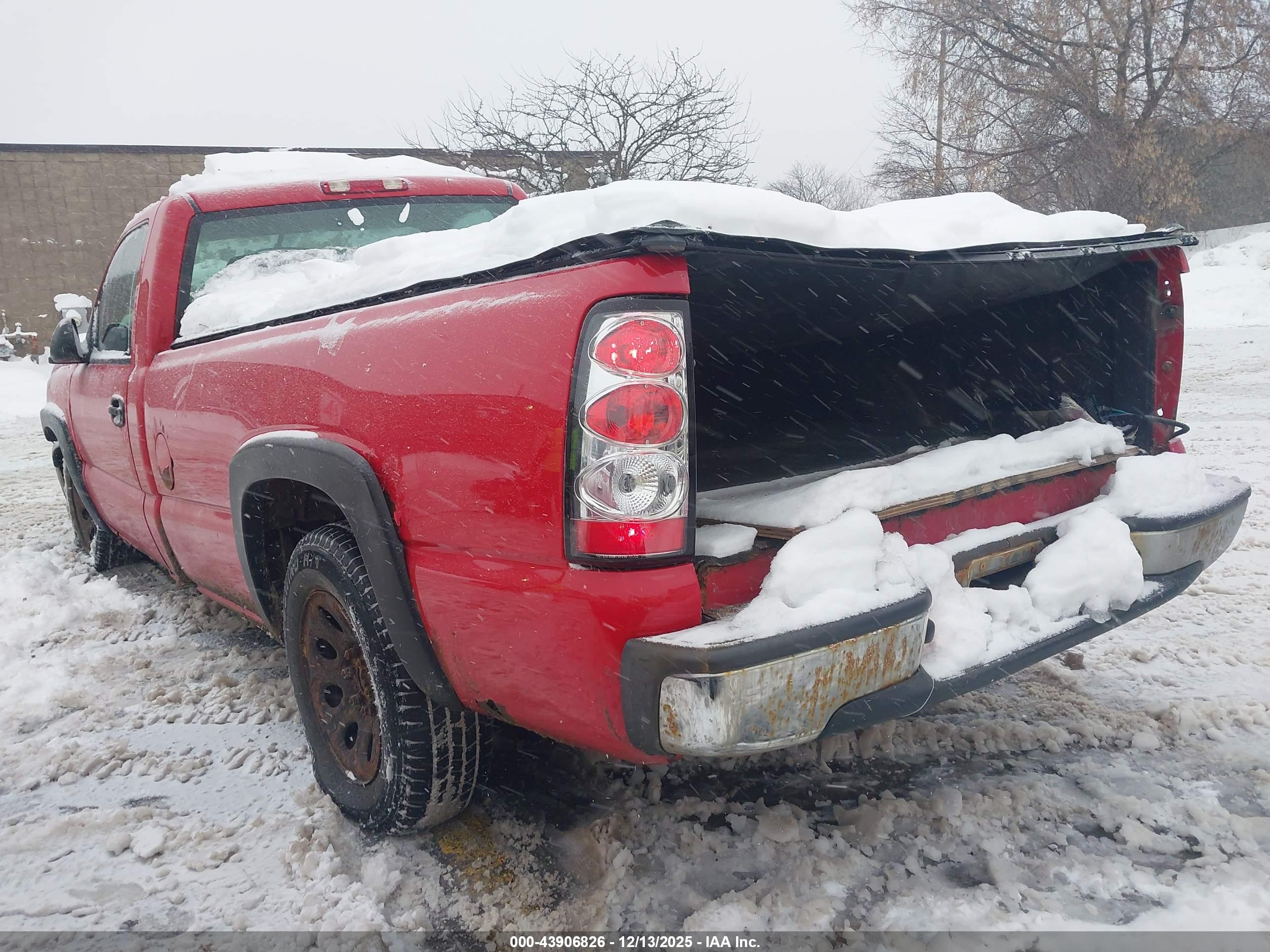 CHEVROLET SILVERADO image 3