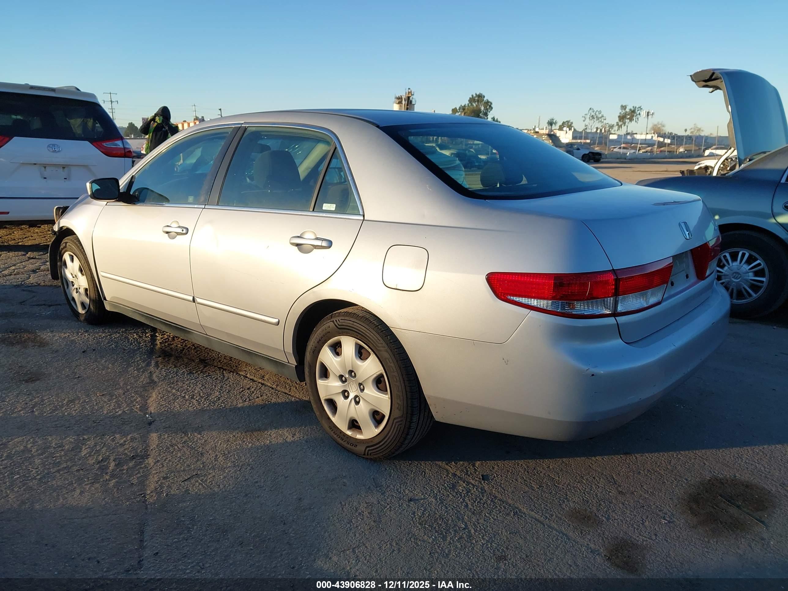 HONDA ACCORD image 3
