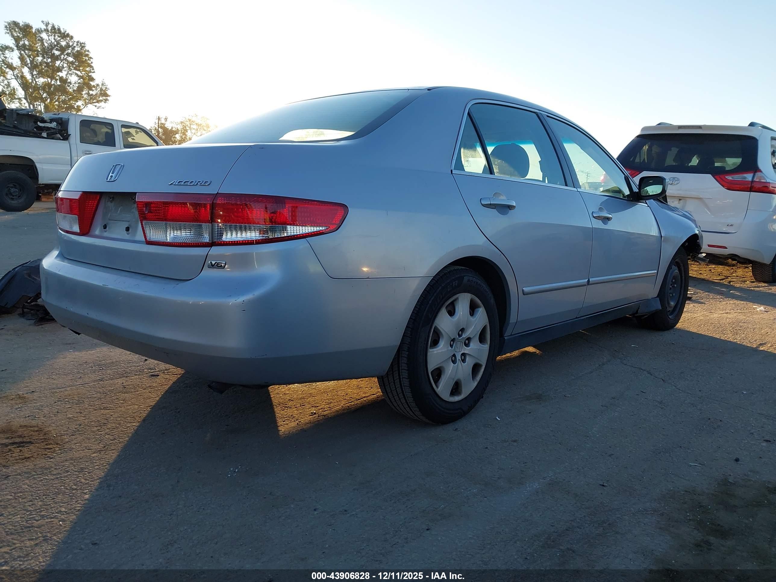 HONDA ACCORD image 4