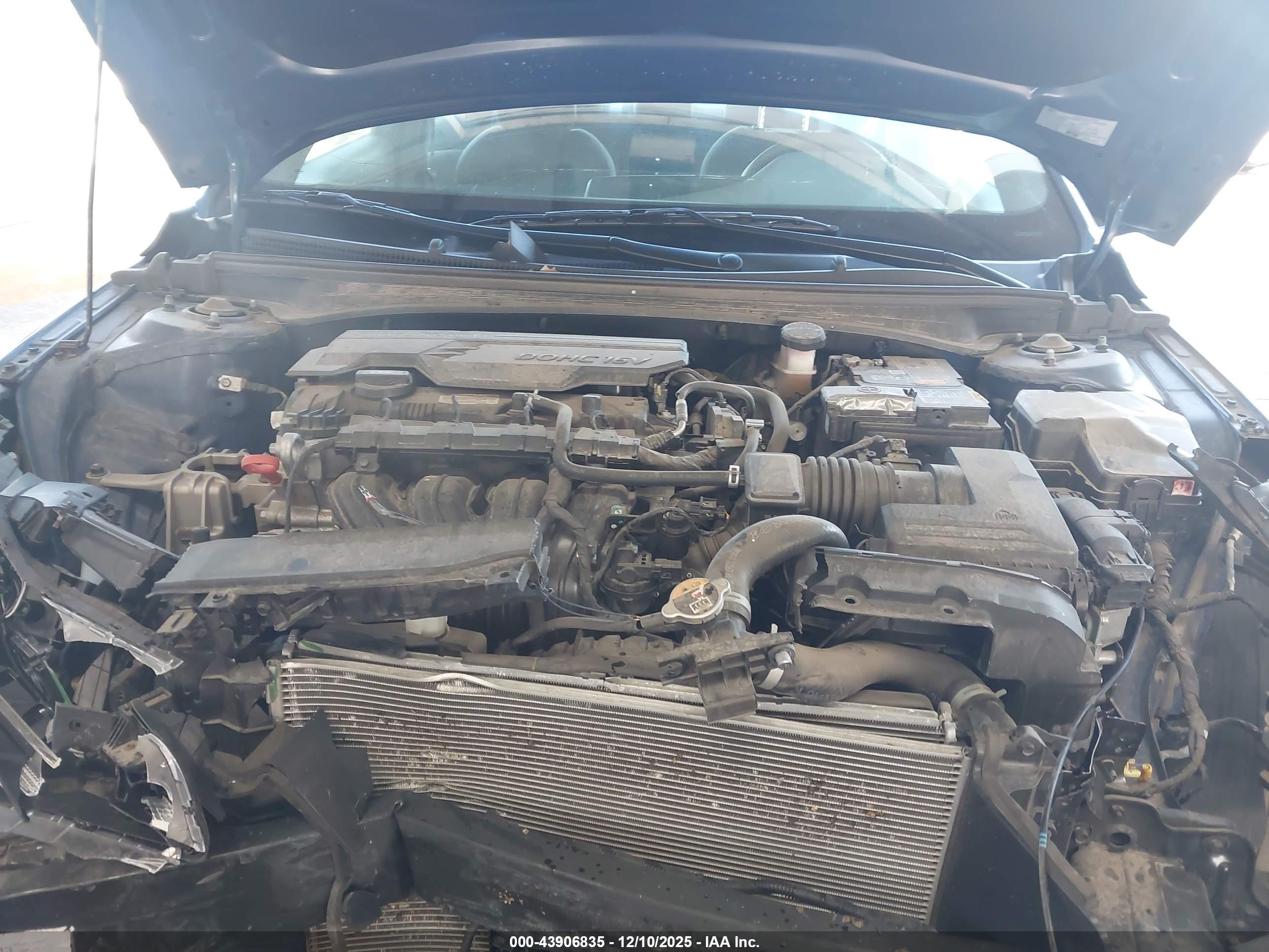 HYUNDAI ELANTRA image 10
