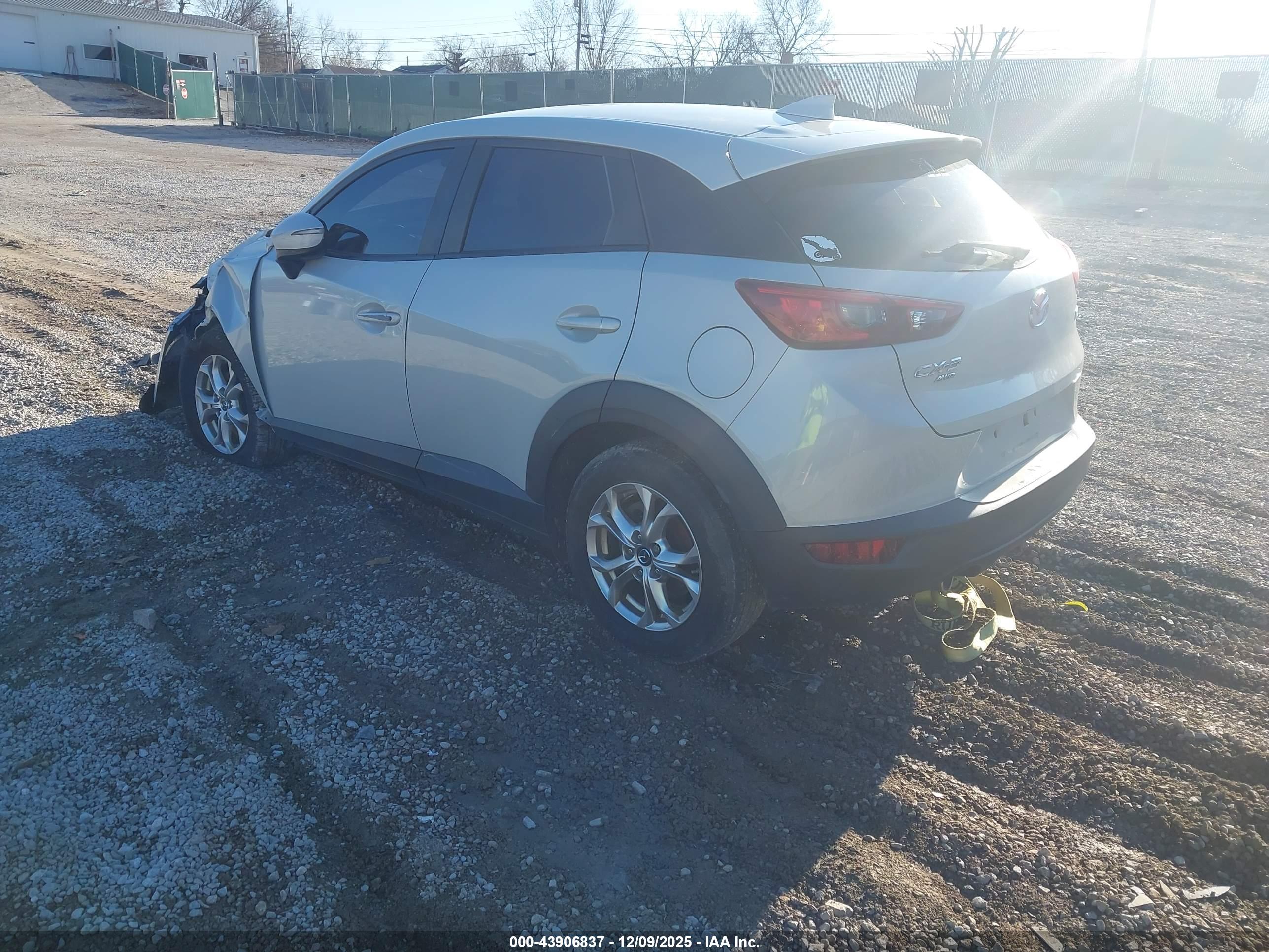 MAZDA CX-3 image 3