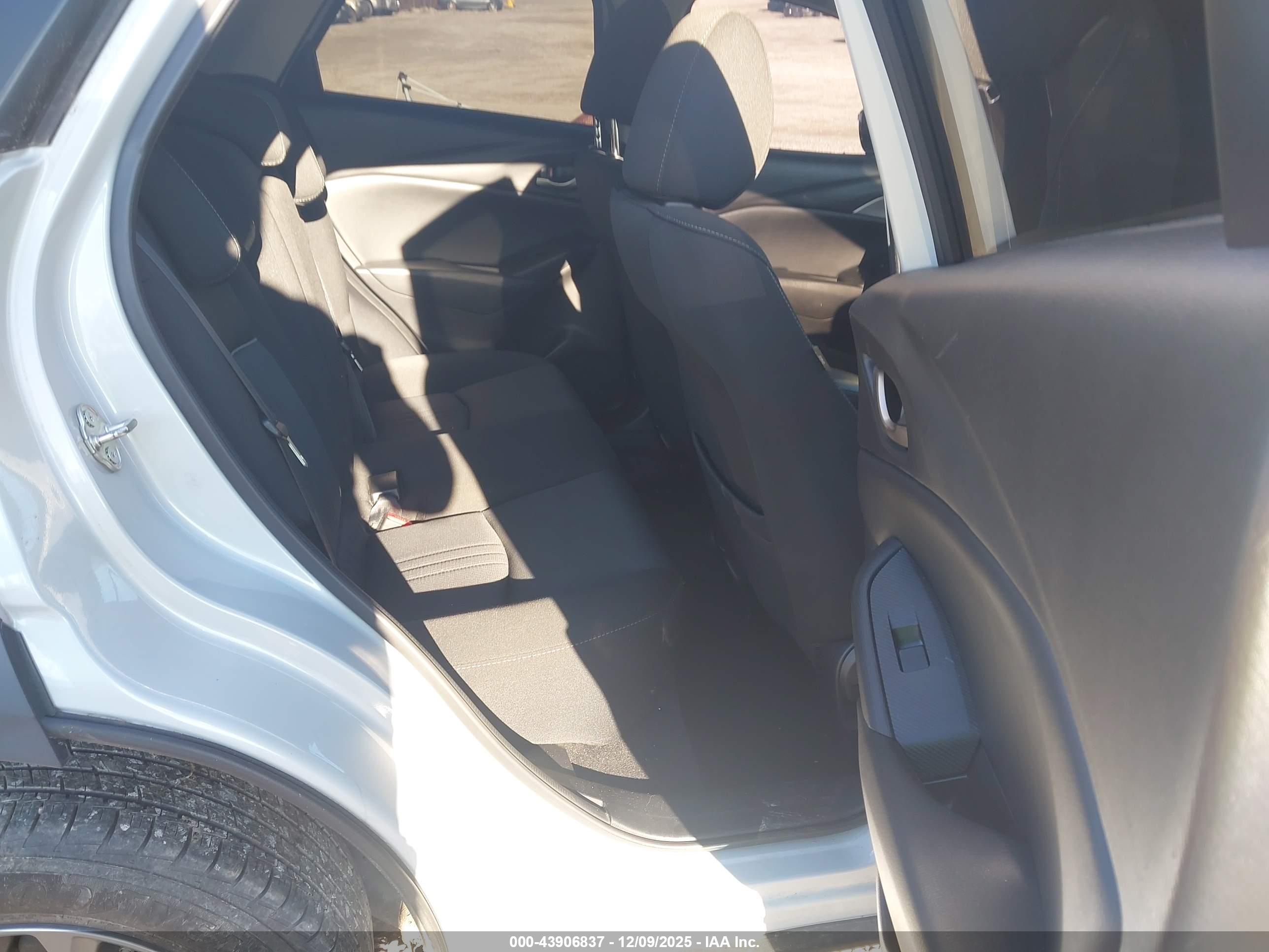 MAZDA CX-3 image 8