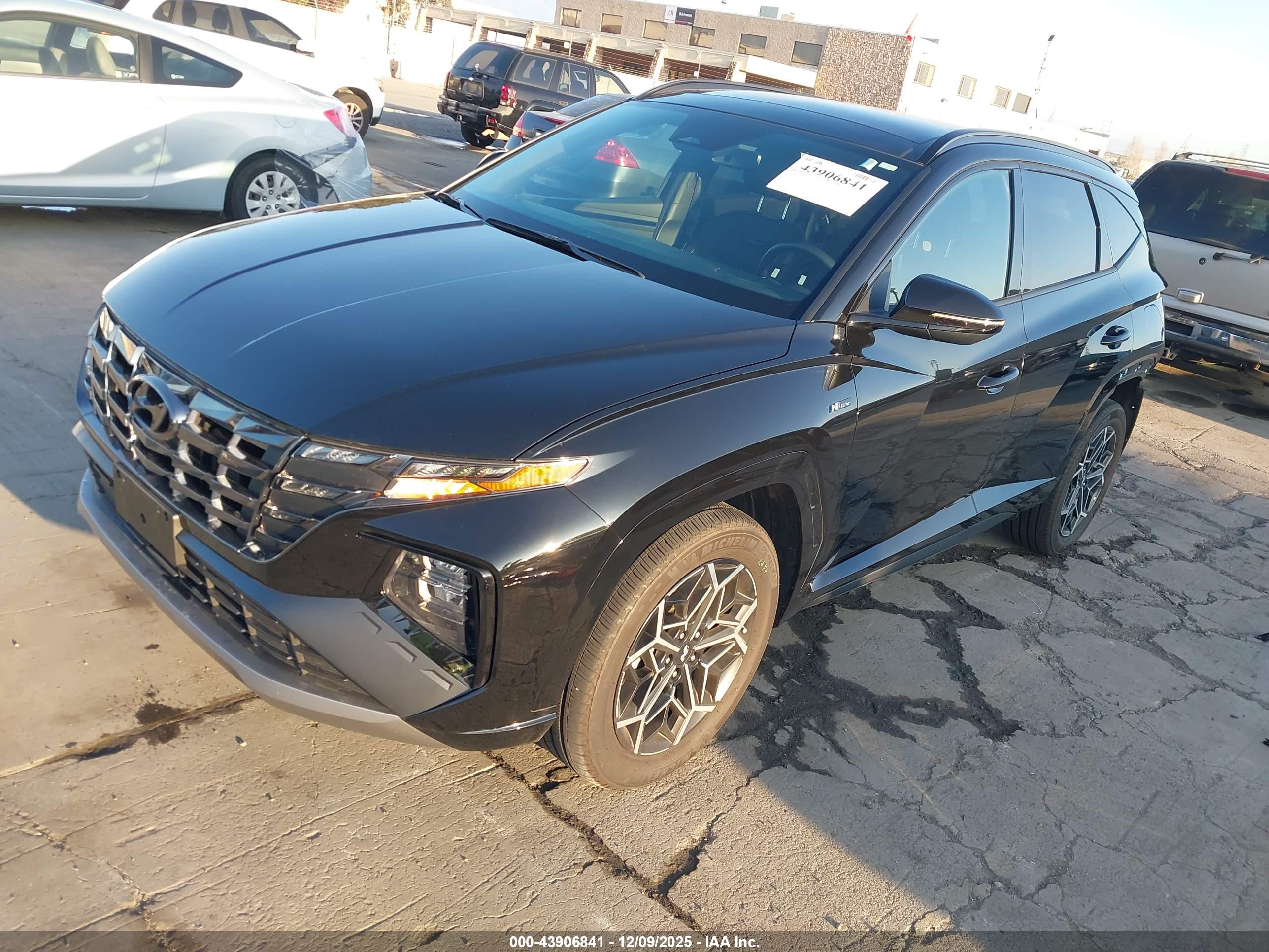 HYUNDAI TUCSON image 2