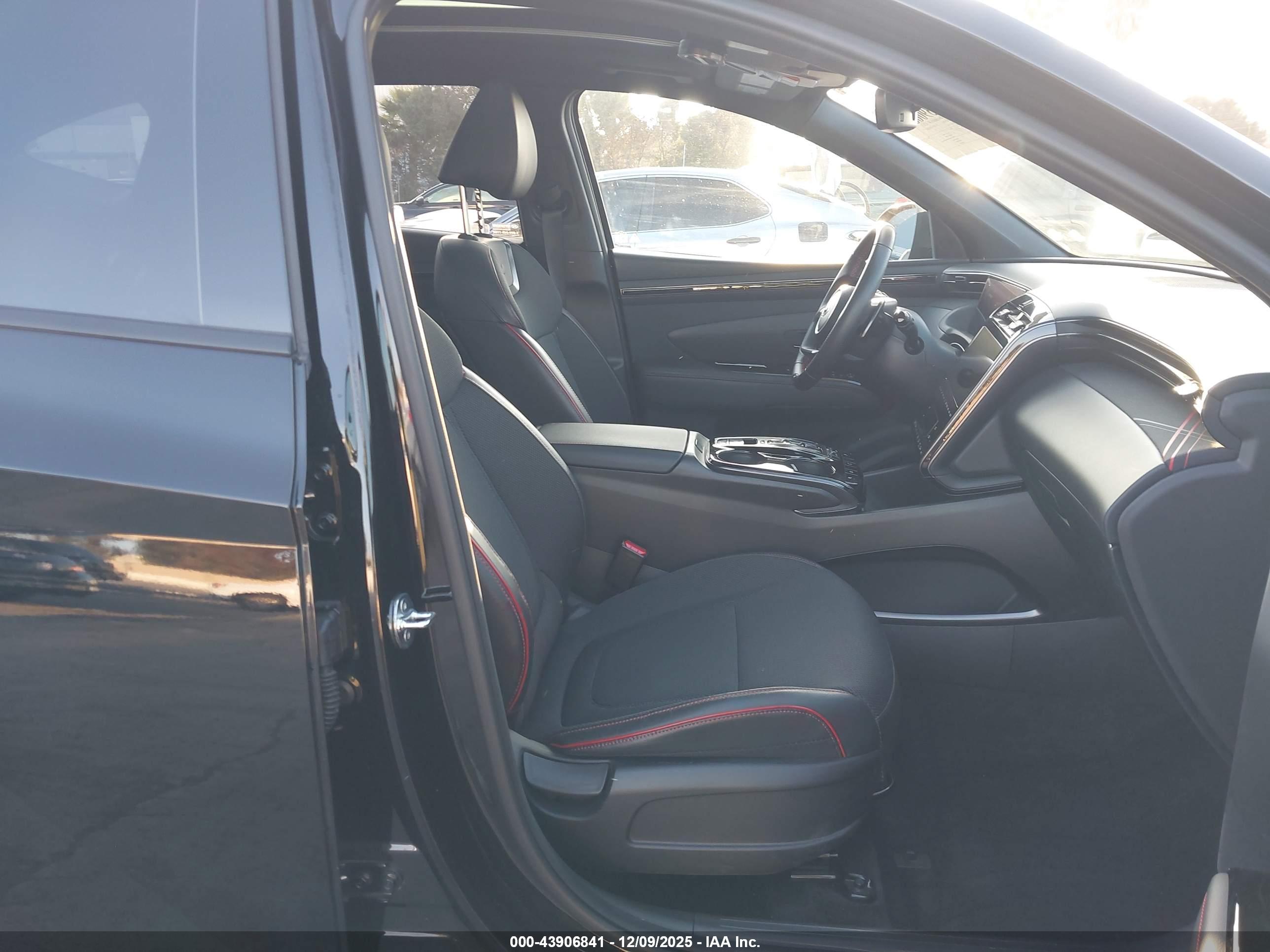 HYUNDAI TUCSON image 5