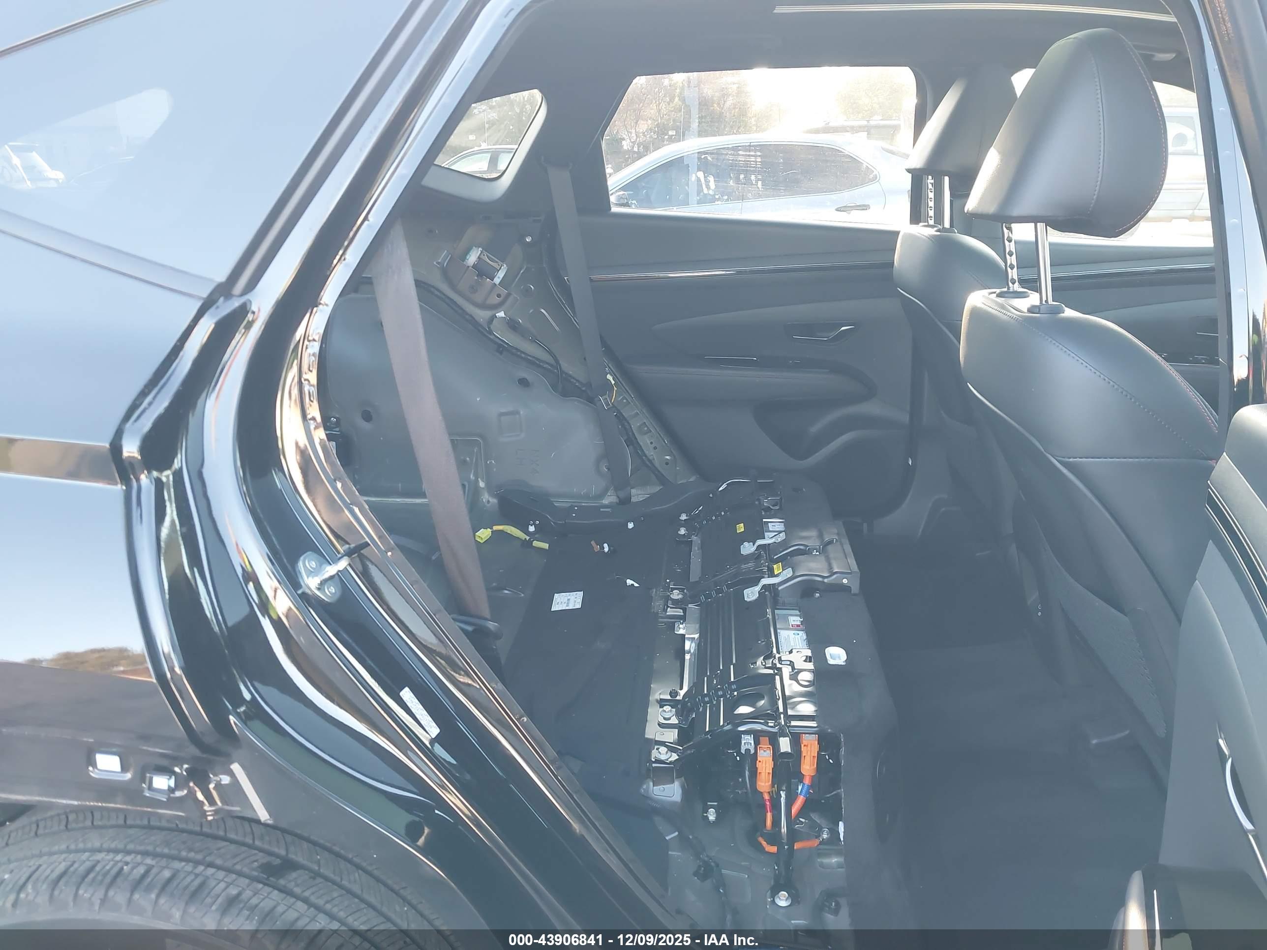 HYUNDAI TUCSON image 8