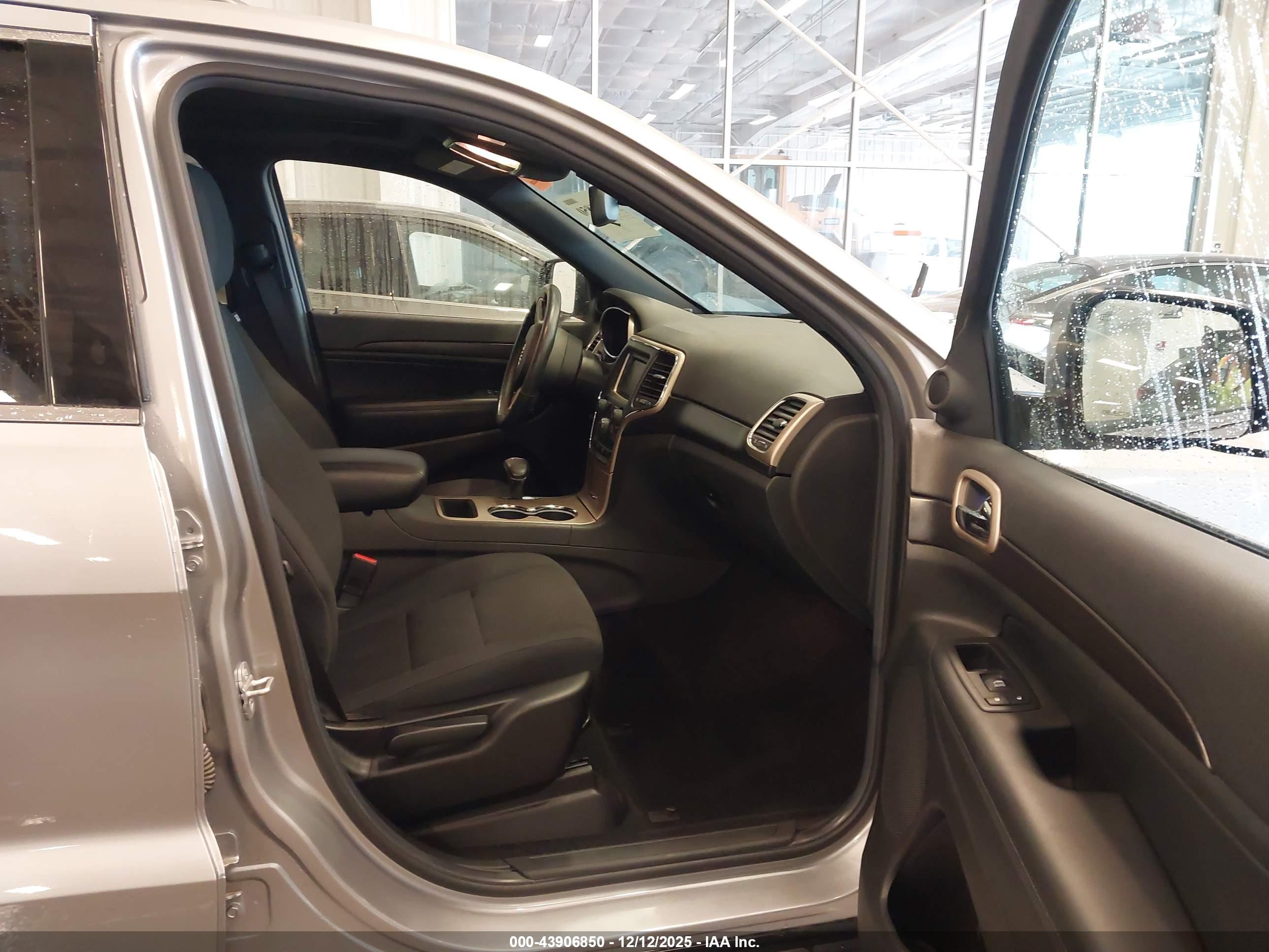 JEEP GRAND image 5