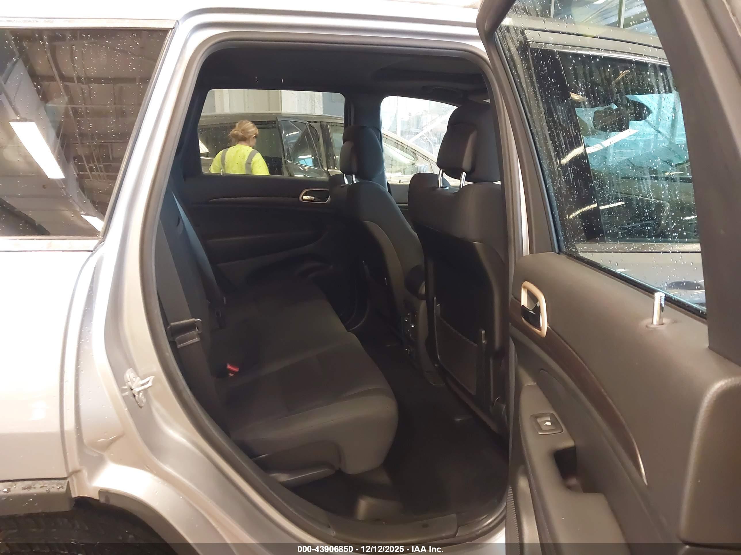 JEEP GRAND image 8