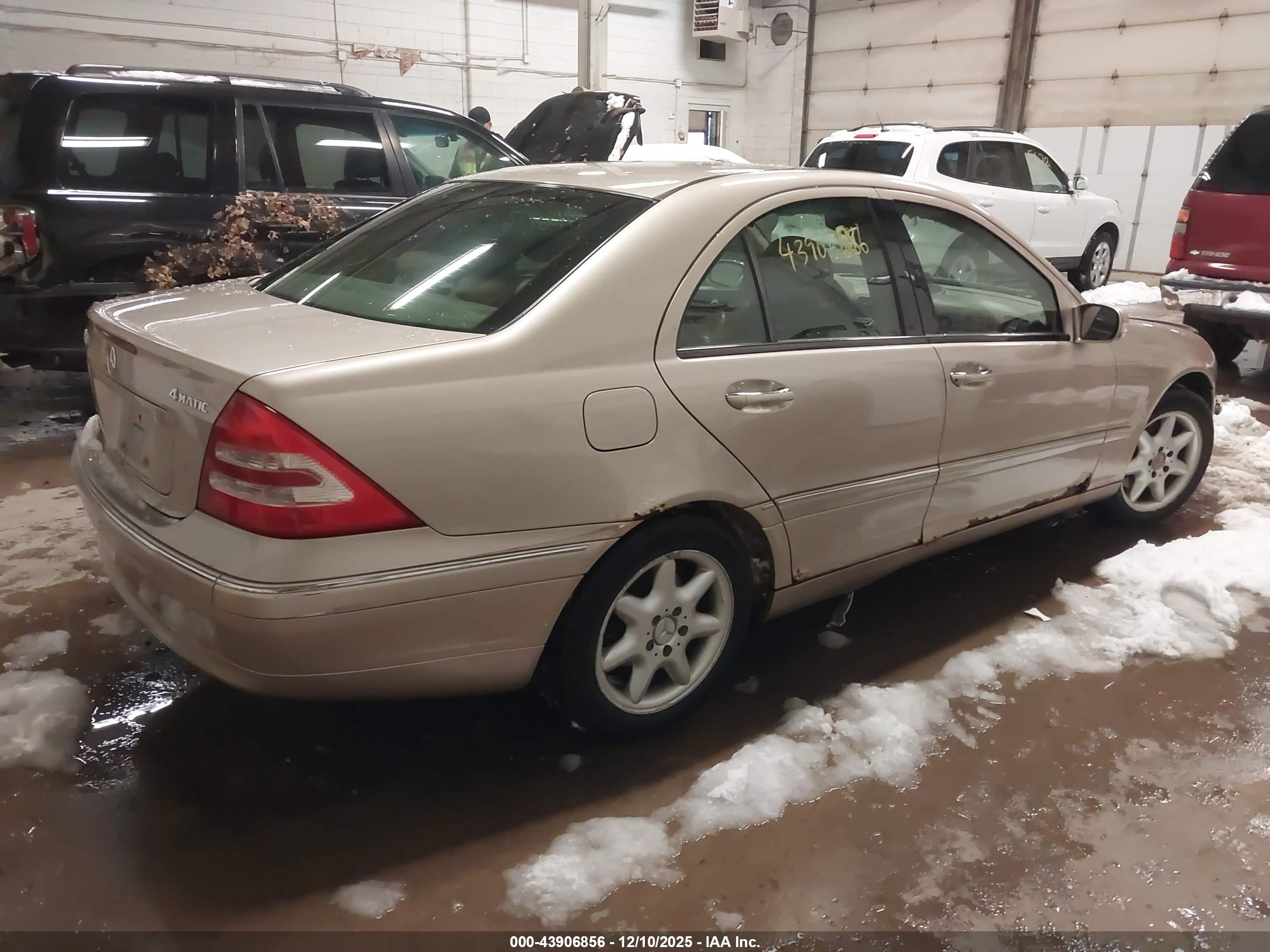 MERCEDES-BENZ C image 4