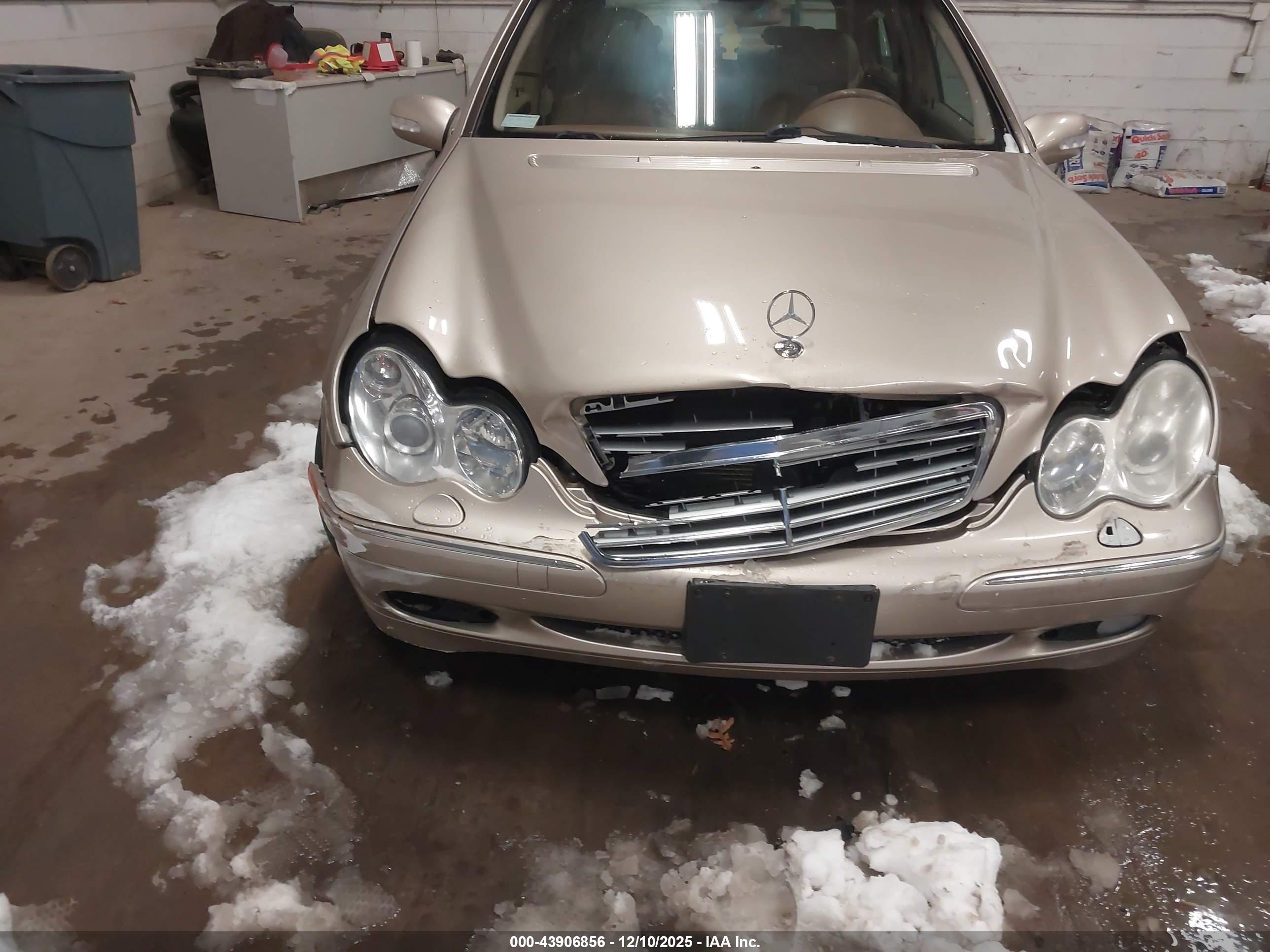 MERCEDES-BENZ C image 6