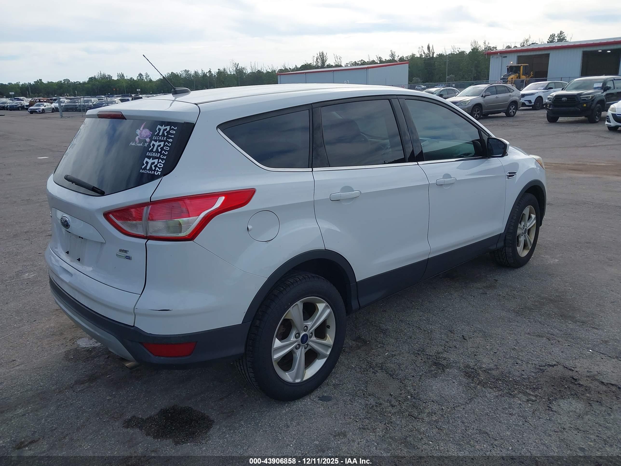 FORD ESCAPE image 4