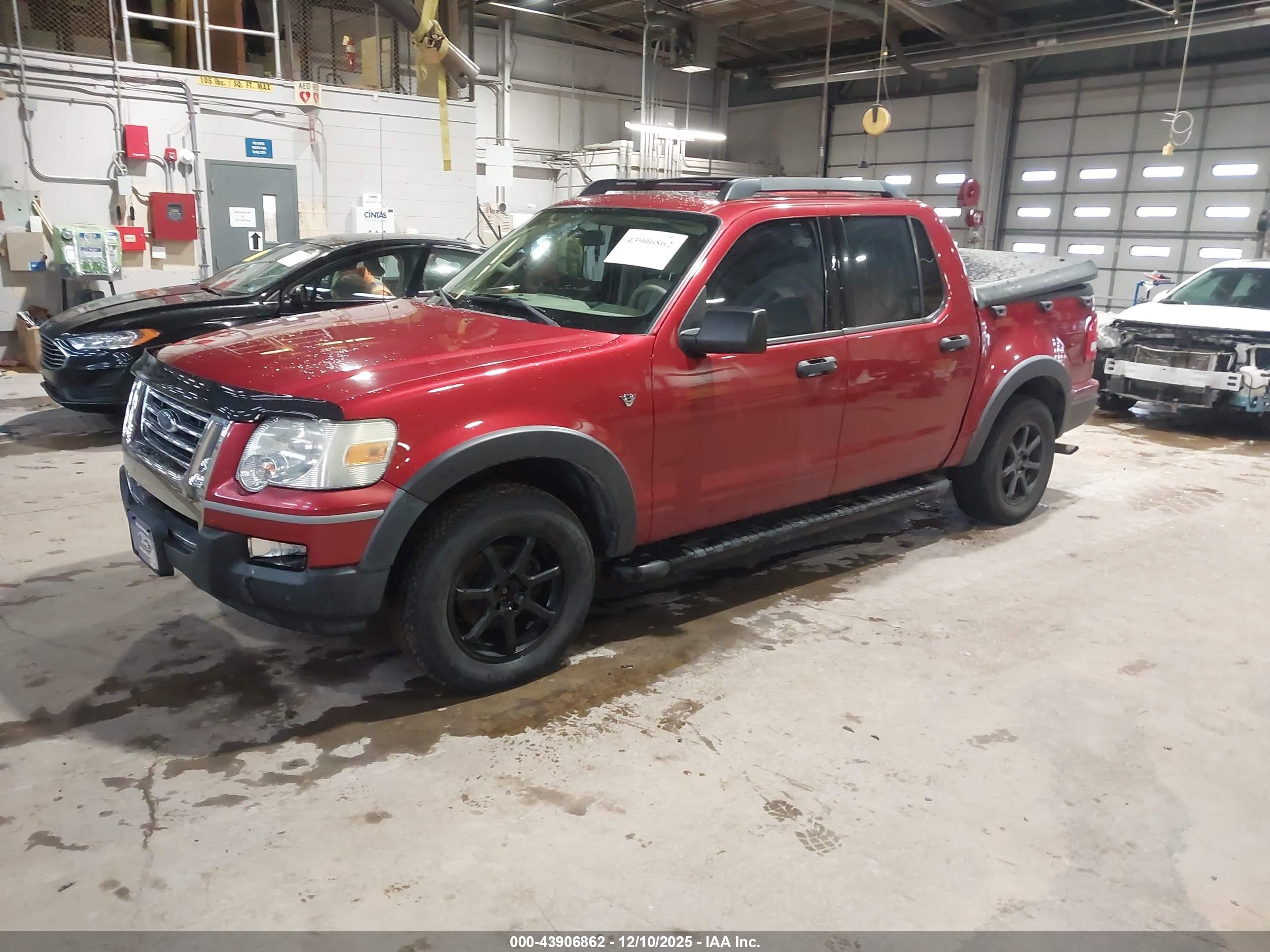 FORD EXPLORER image 2