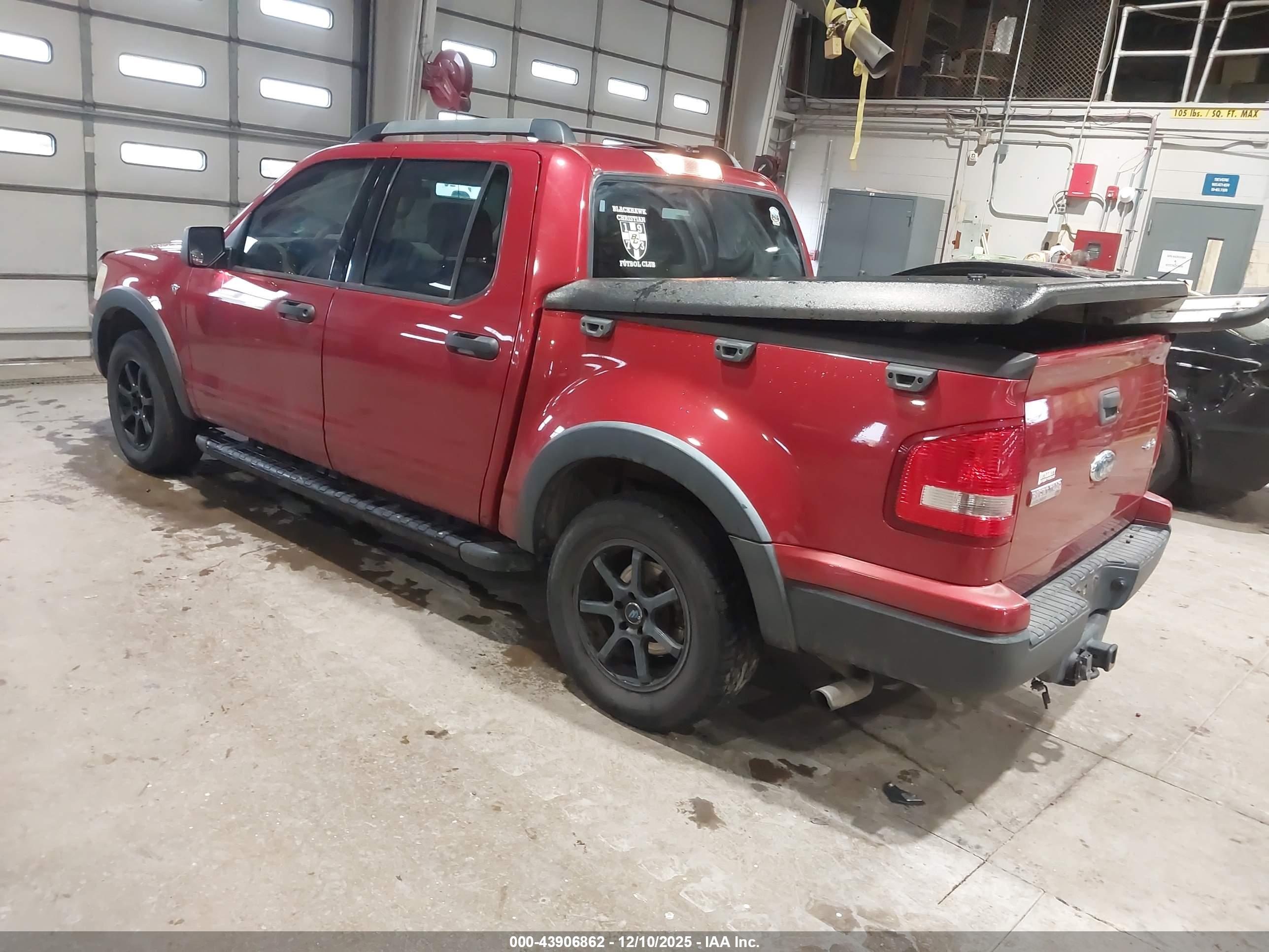 FORD EXPLORER image 3