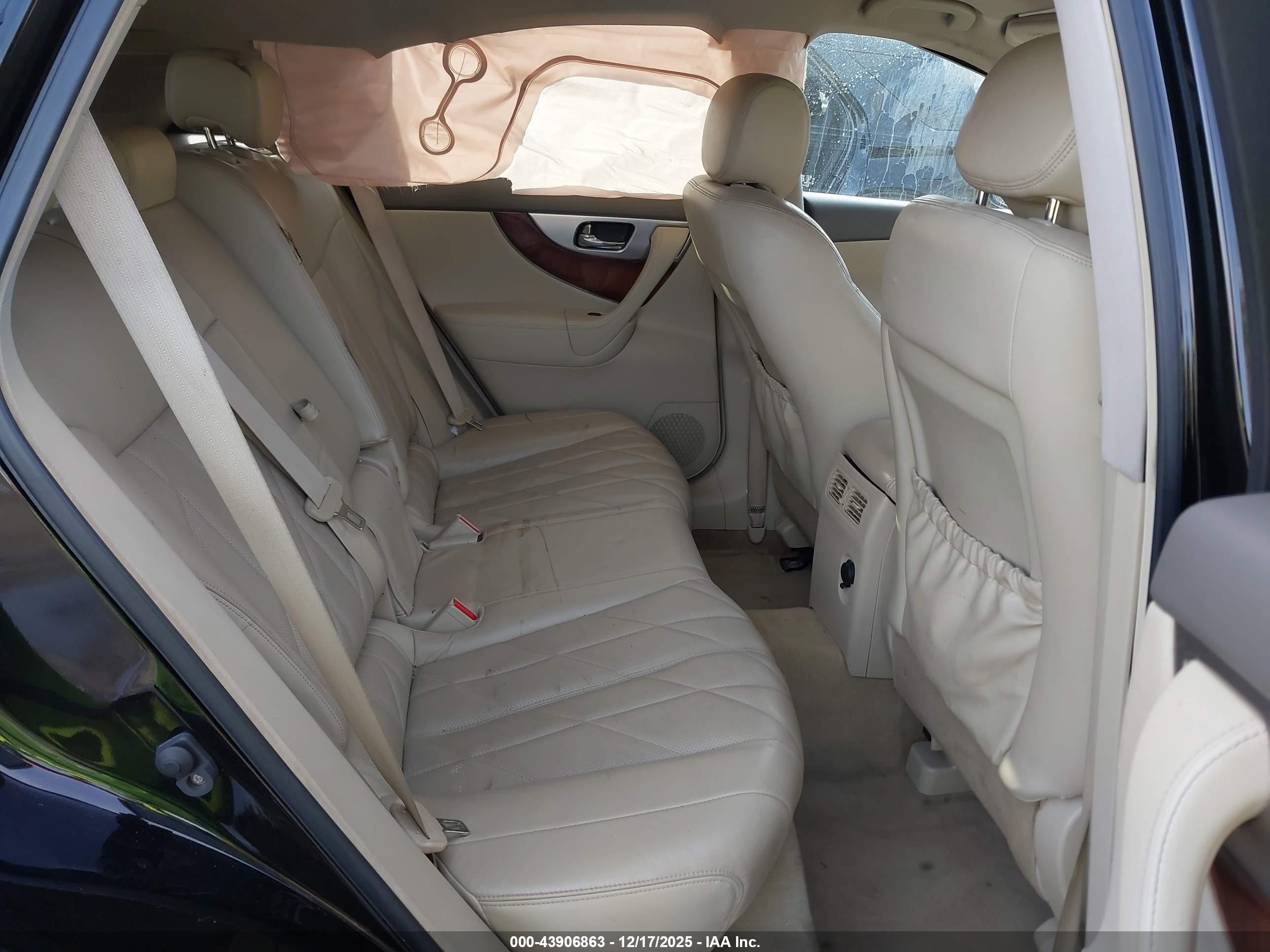INFINITI FX35 image 8