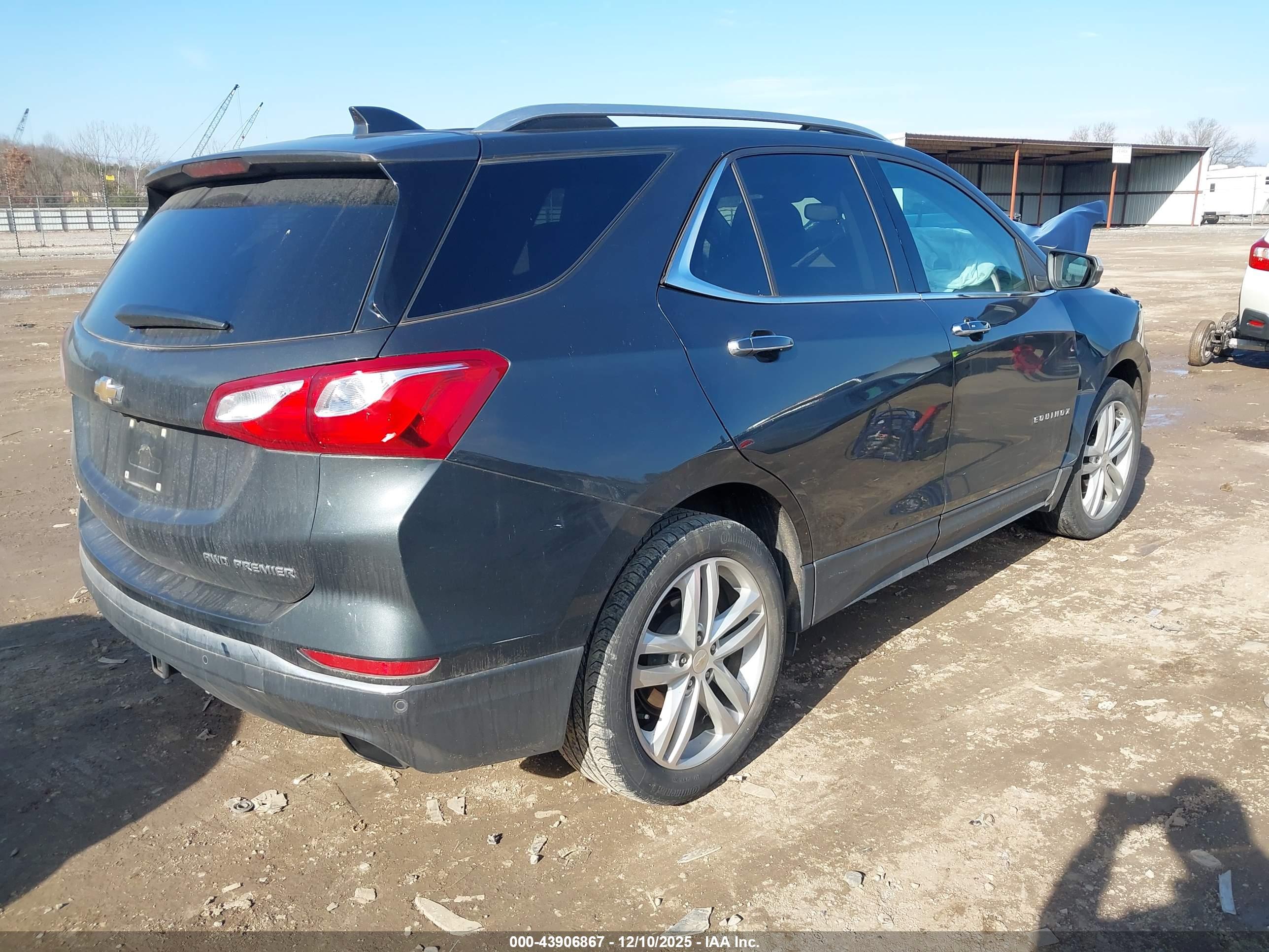 CHEVROLET EQUINOX image 4