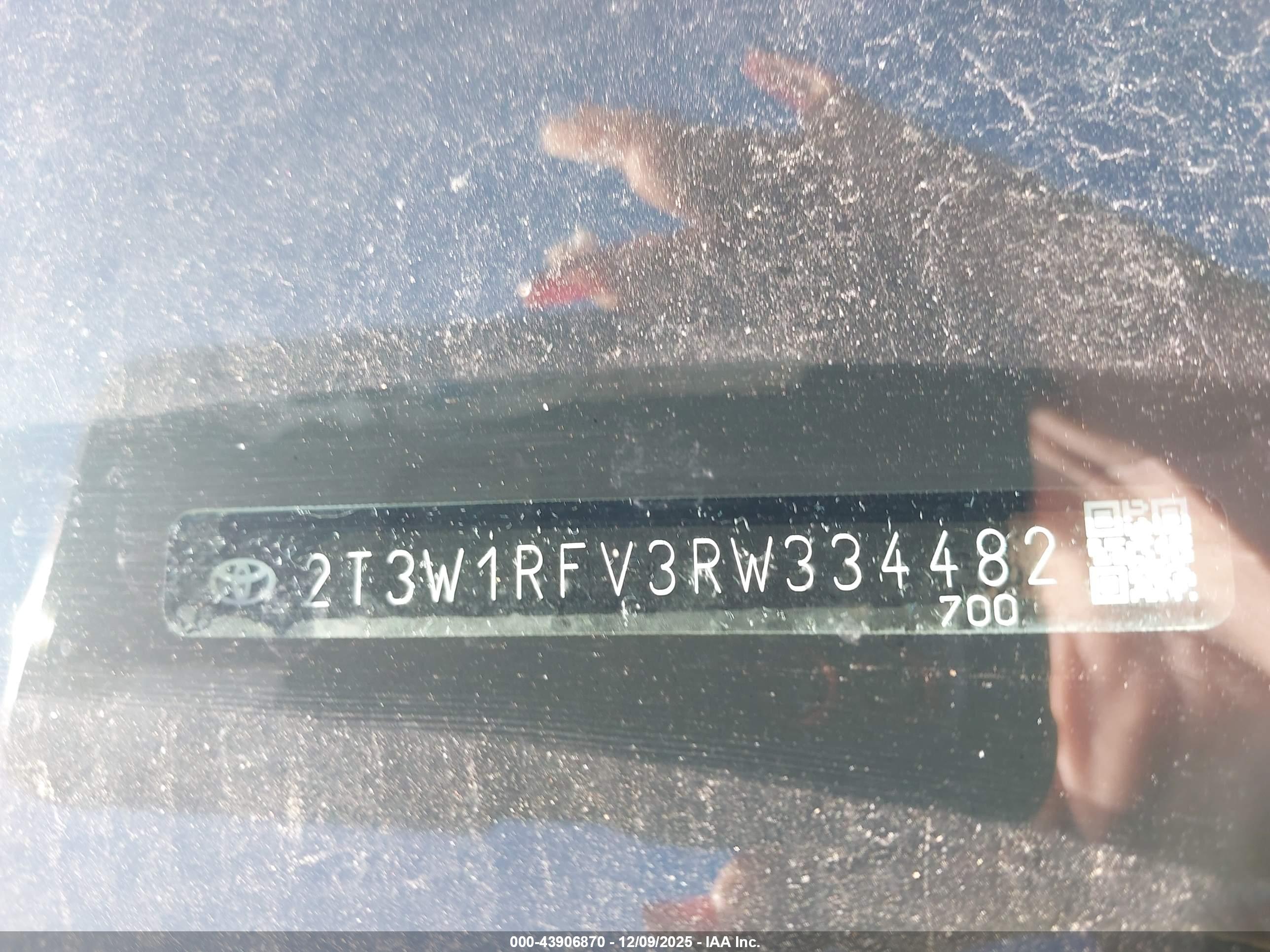 TOYOTA RAV4 image 9