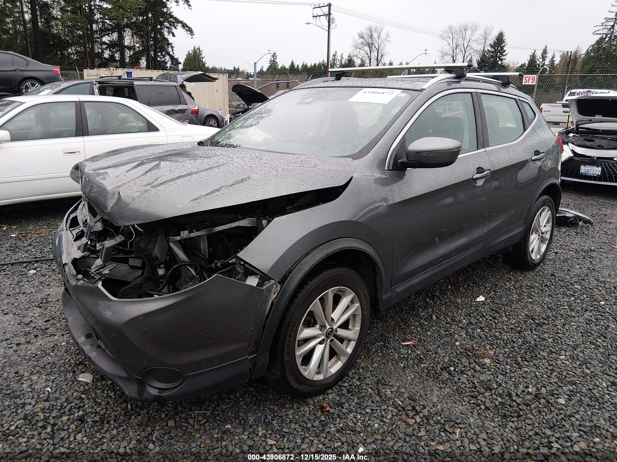 NISSAN ROGUE image 2