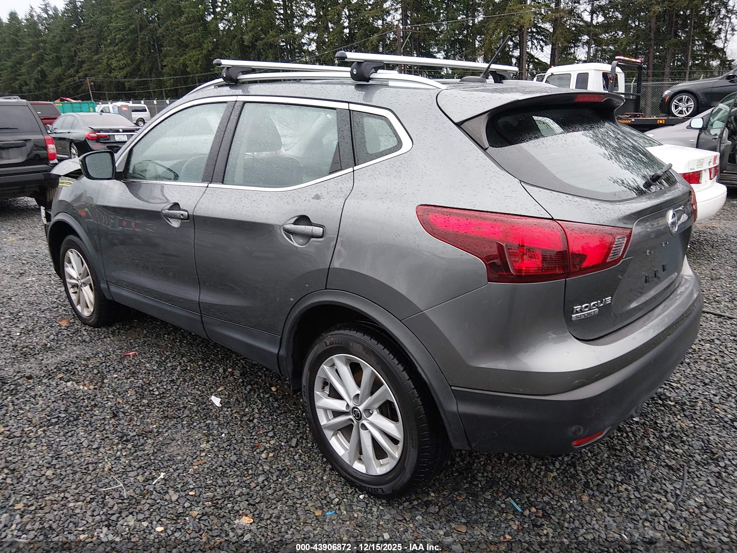 NISSAN ROGUE image 3