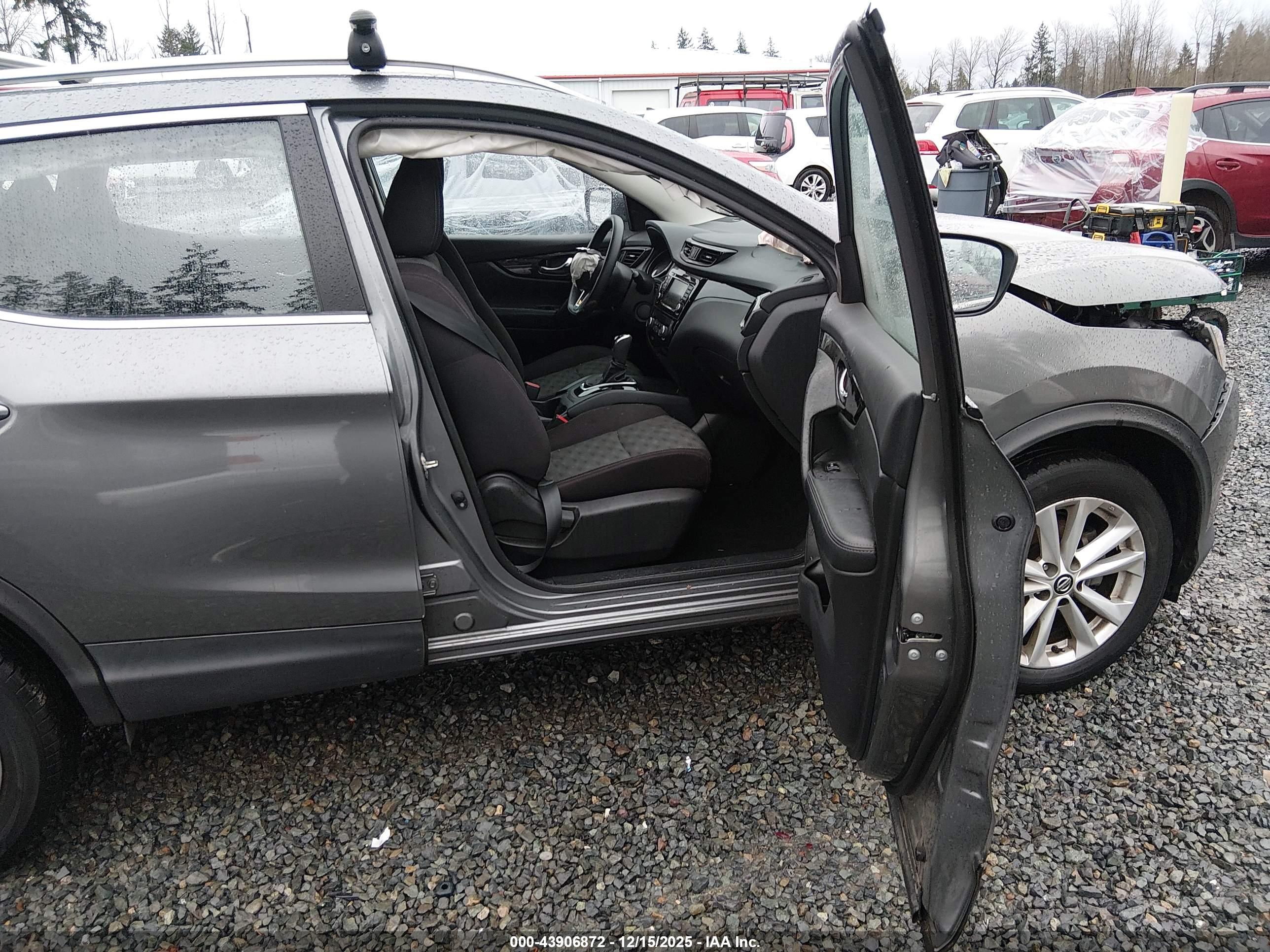NISSAN ROGUE image 5