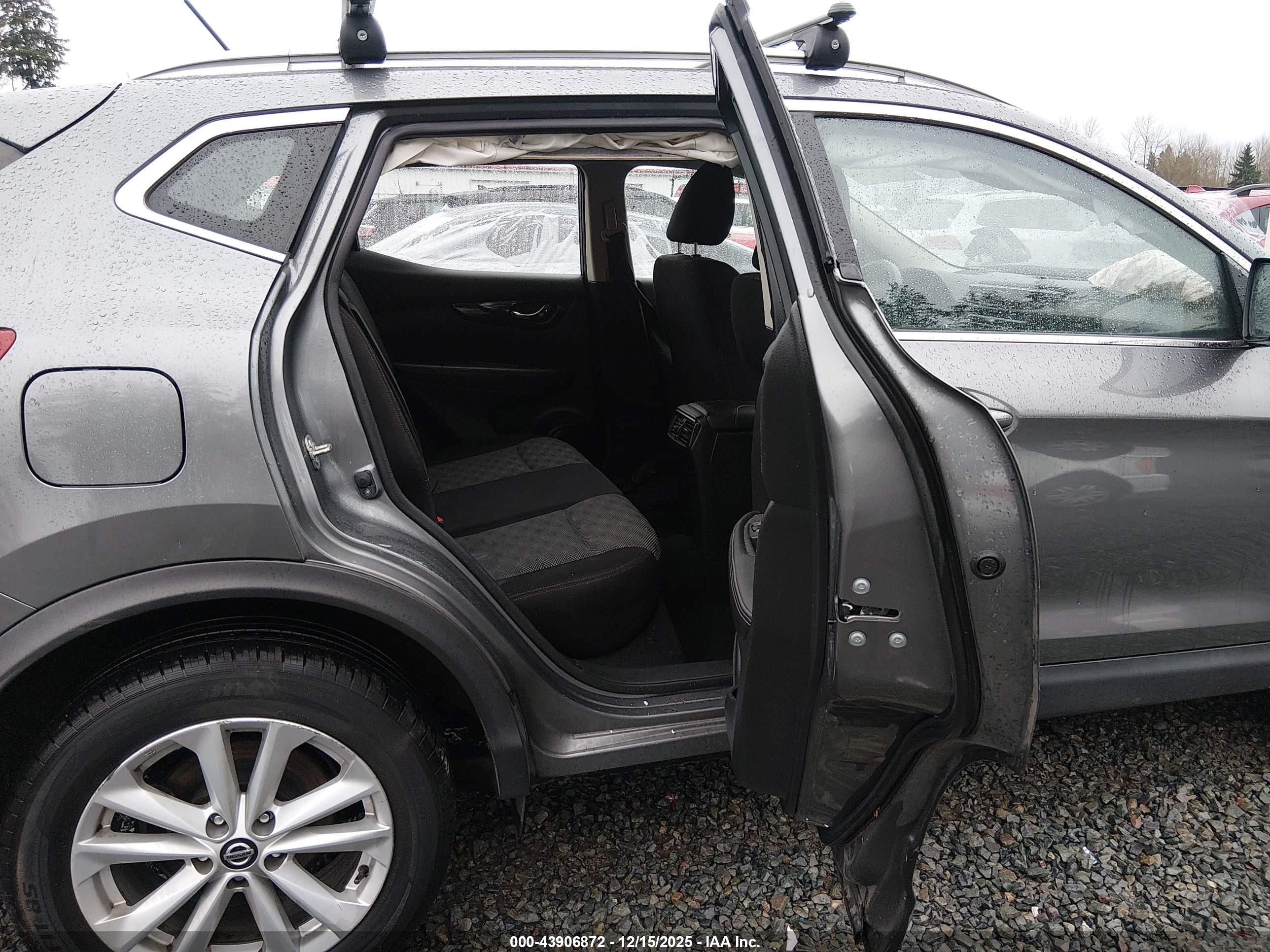 NISSAN ROGUE image 8