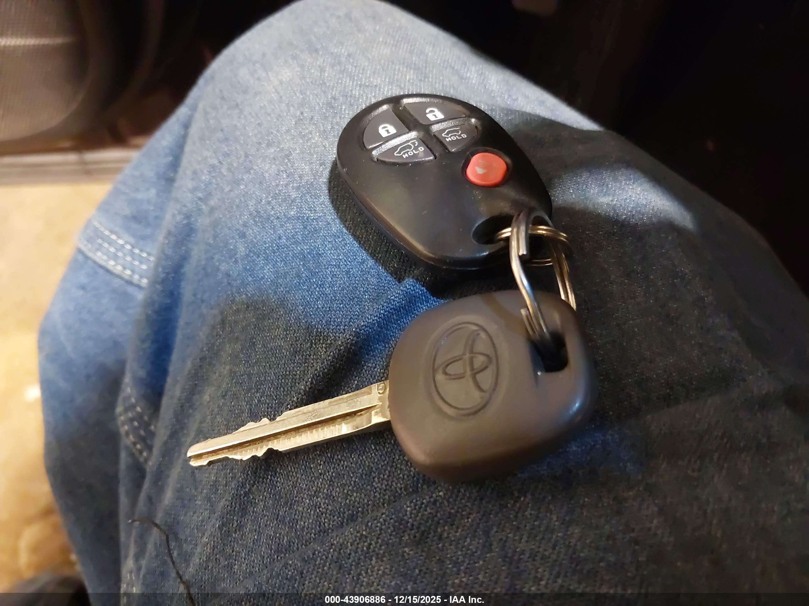 TOYOTA HIGHLANDER image 11