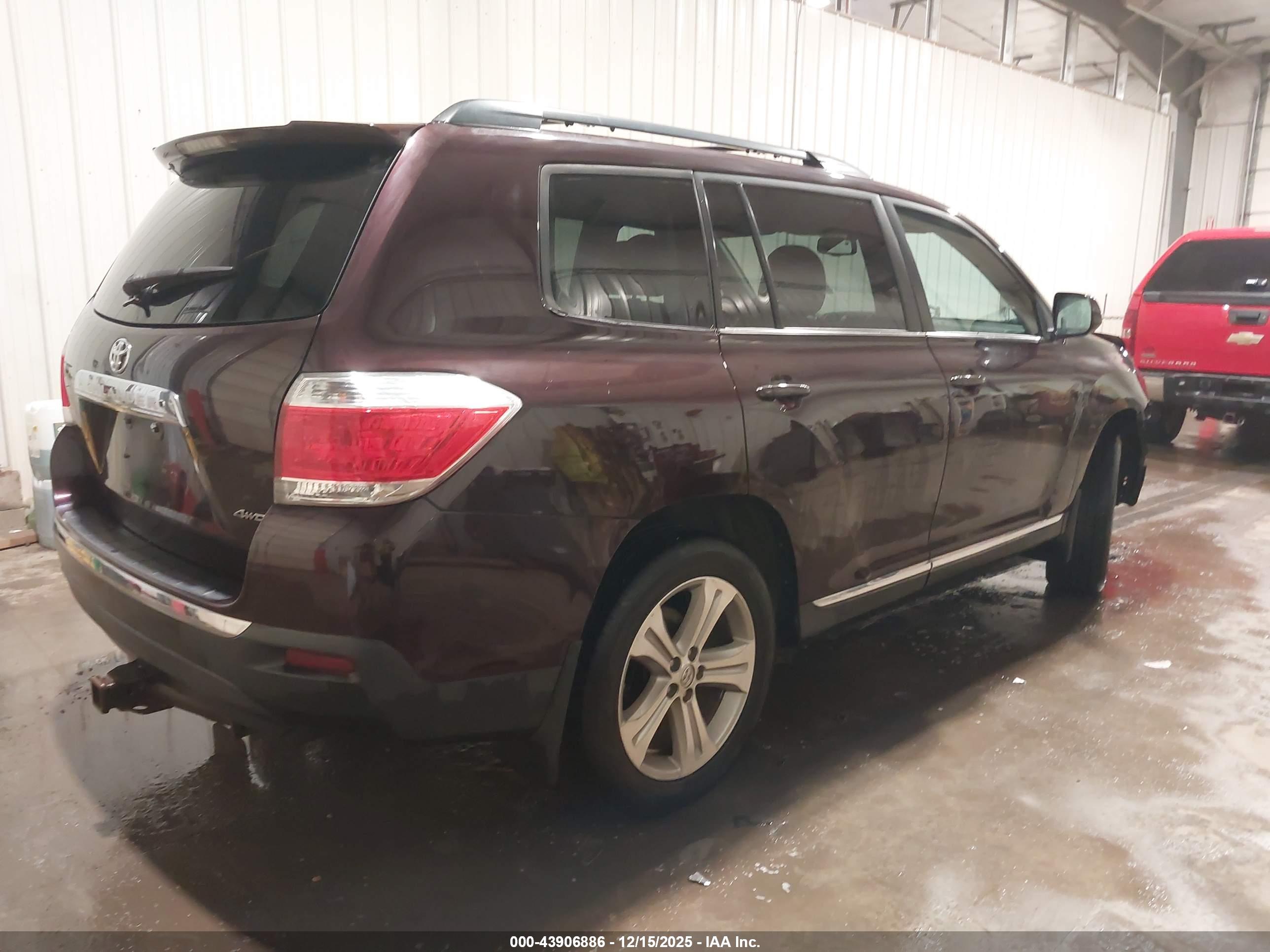 TOYOTA HIGHLANDER image 4