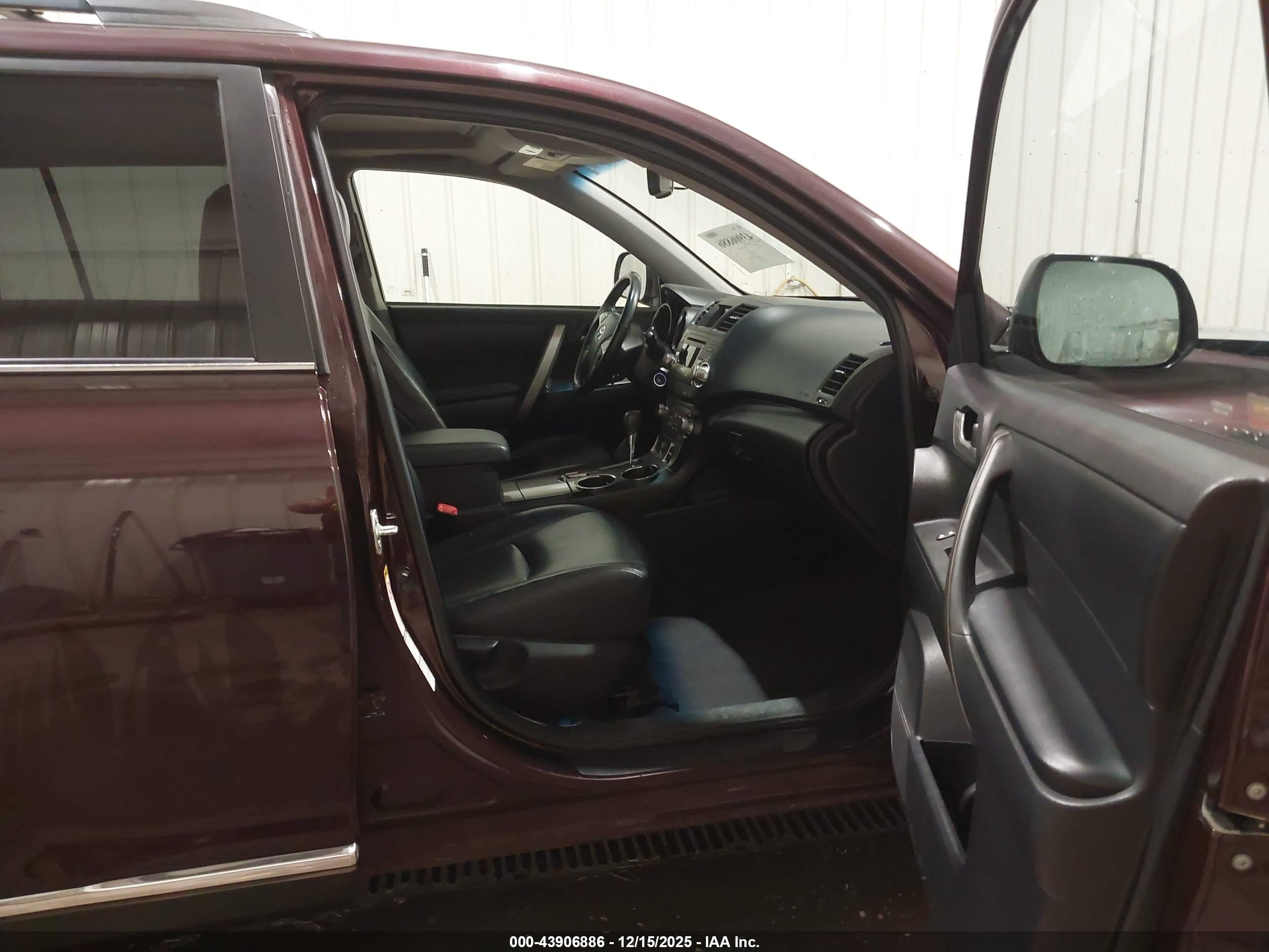 TOYOTA HIGHLANDER image 5
