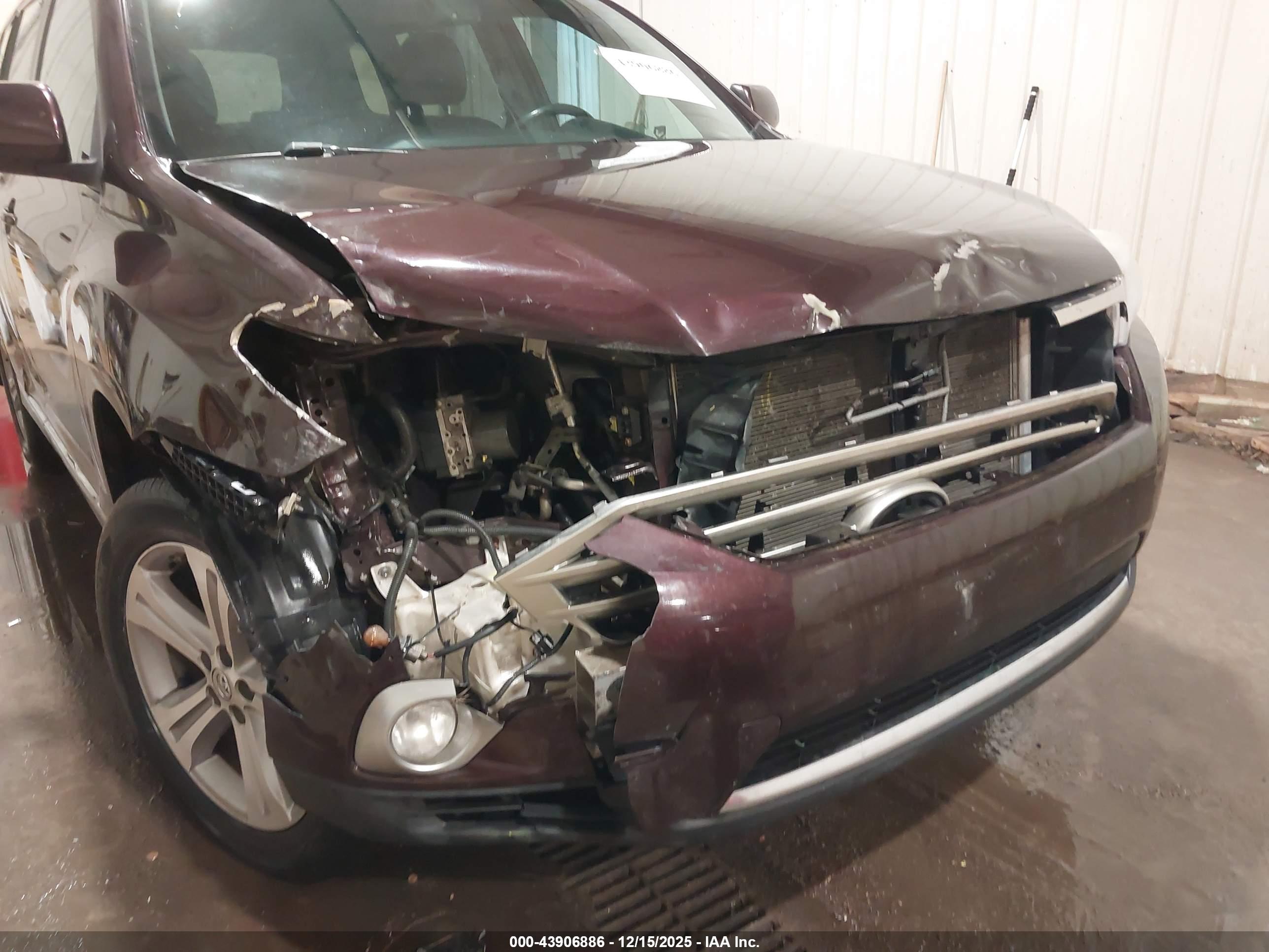 TOYOTA HIGHLANDER image 6