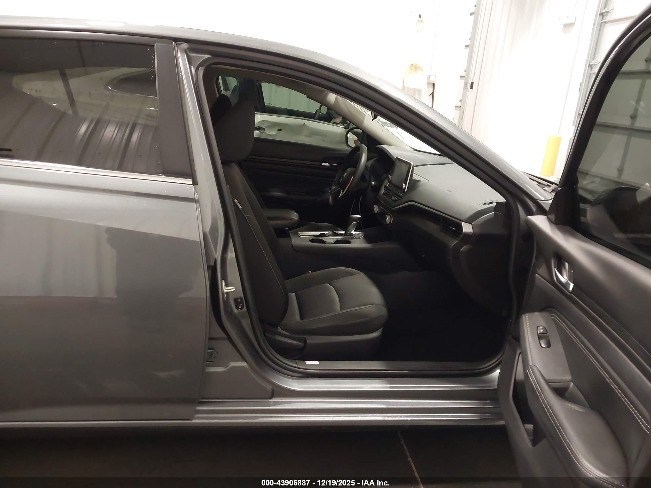 NISSAN ALTIMA image 5