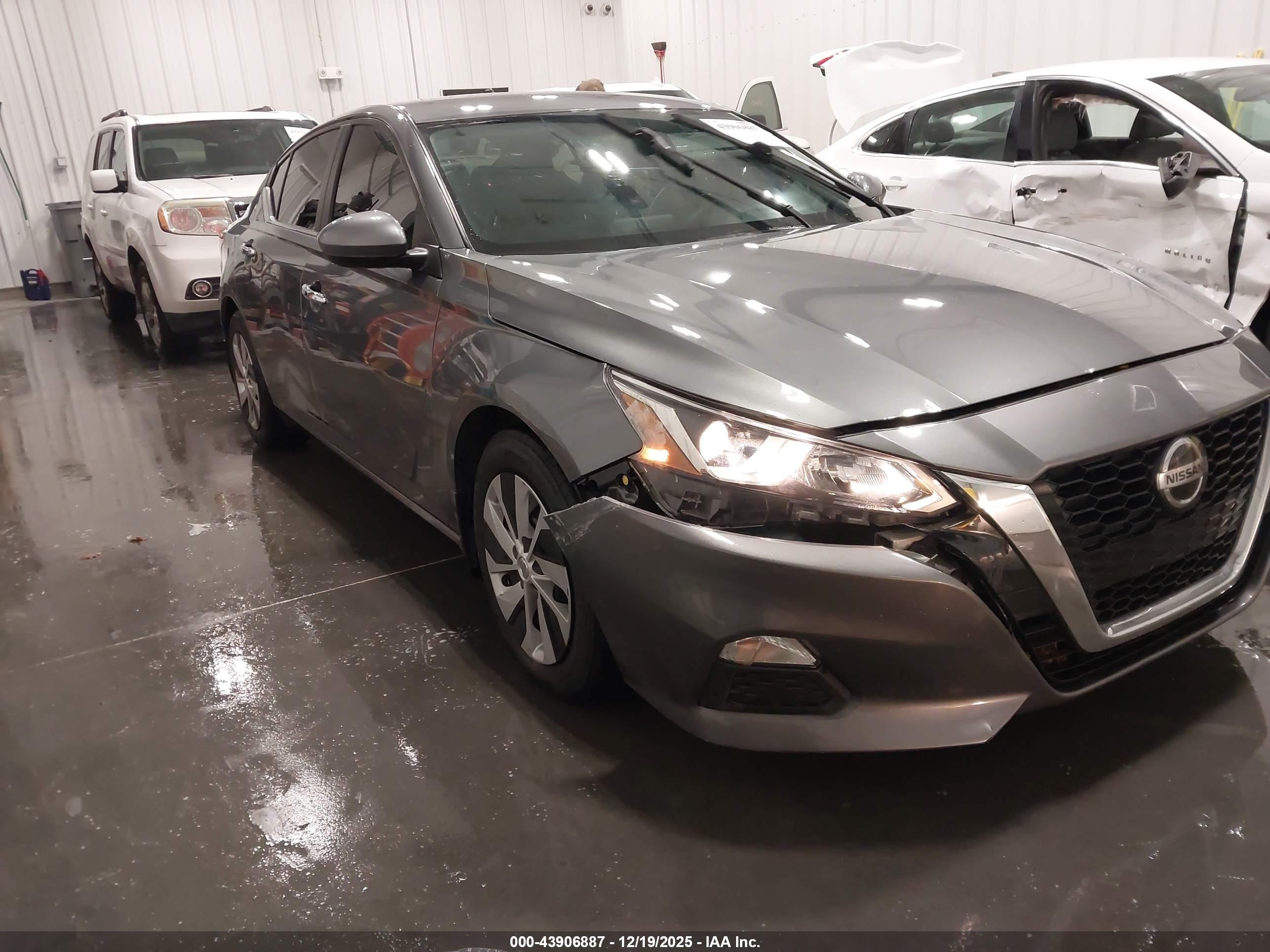 NISSAN ALTIMA image 6