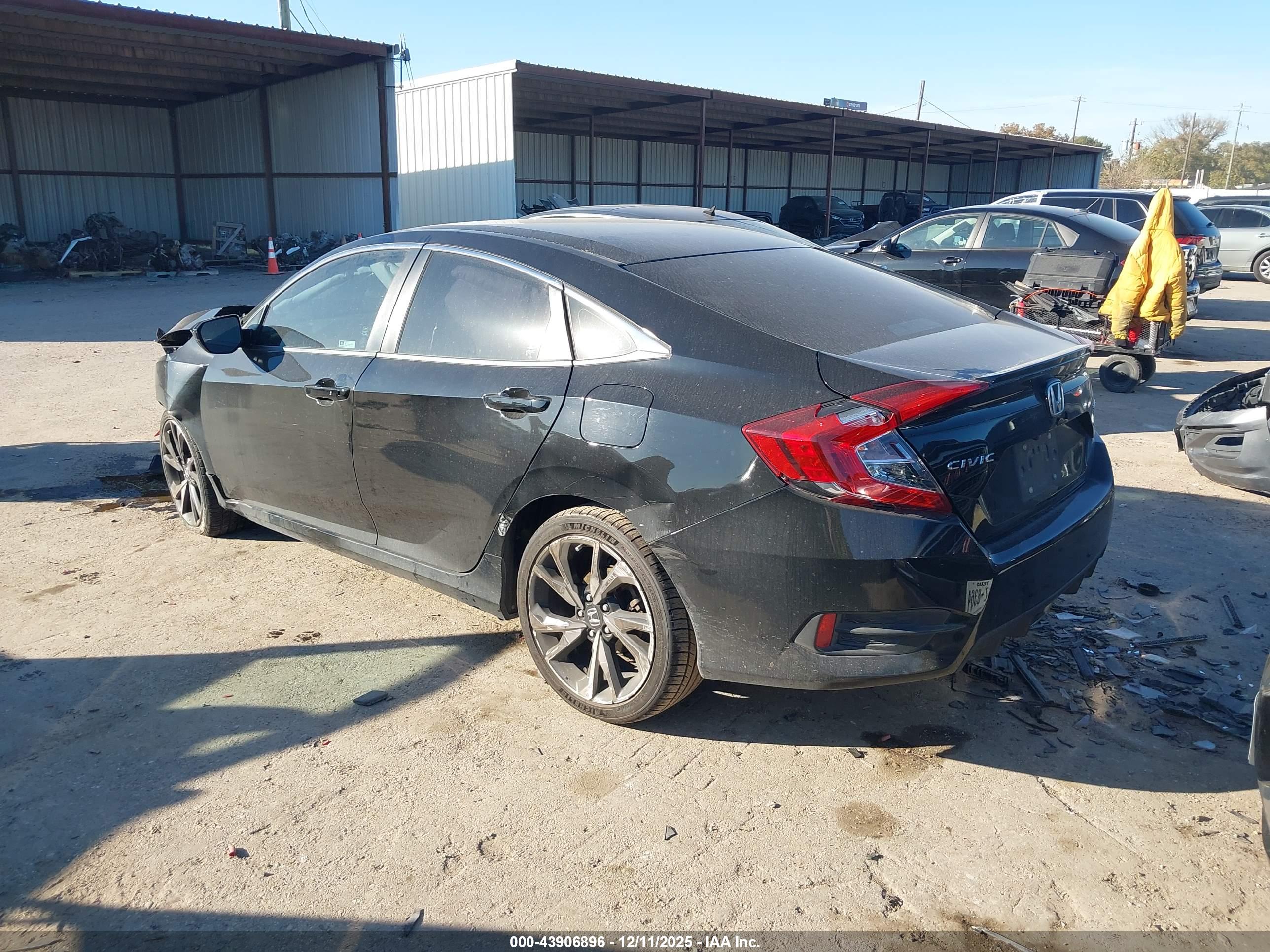 HONDA CIVIC image 3